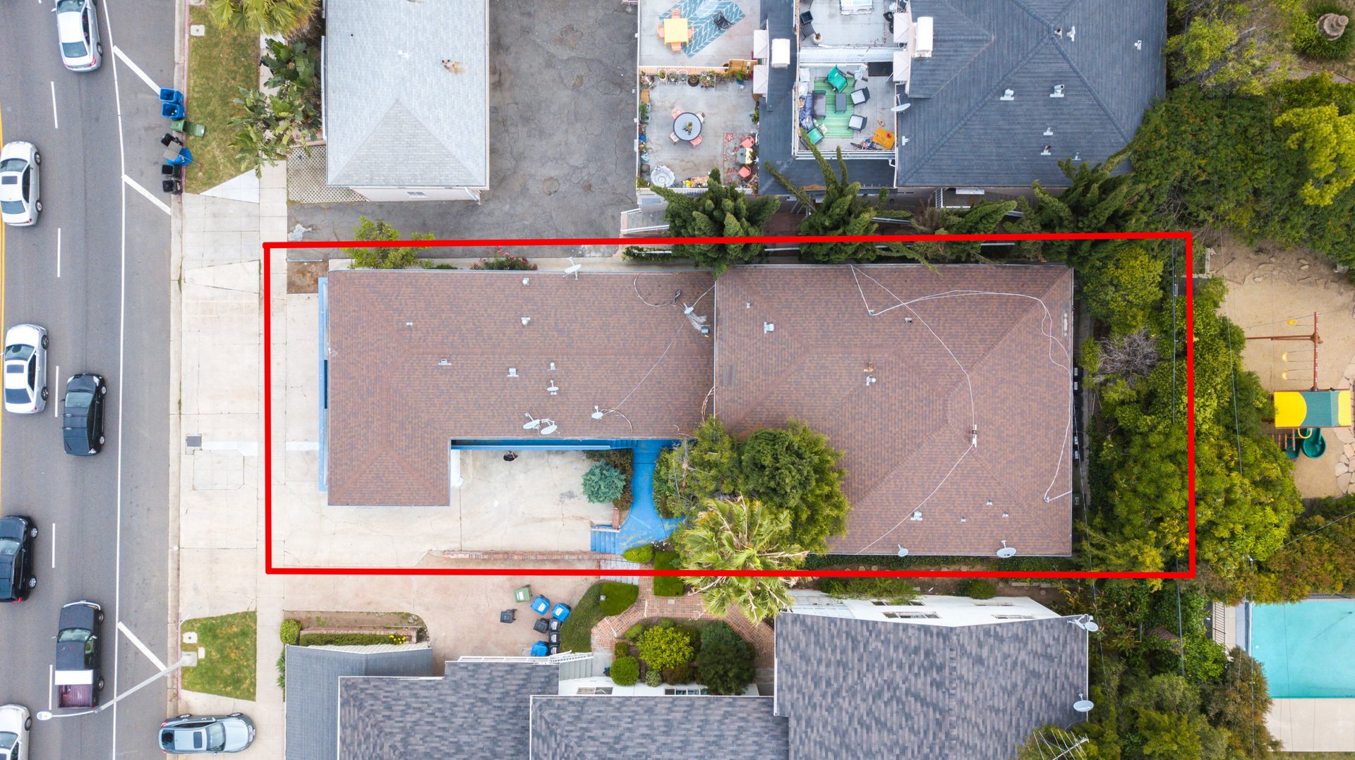 2121 S Beverly Glen
