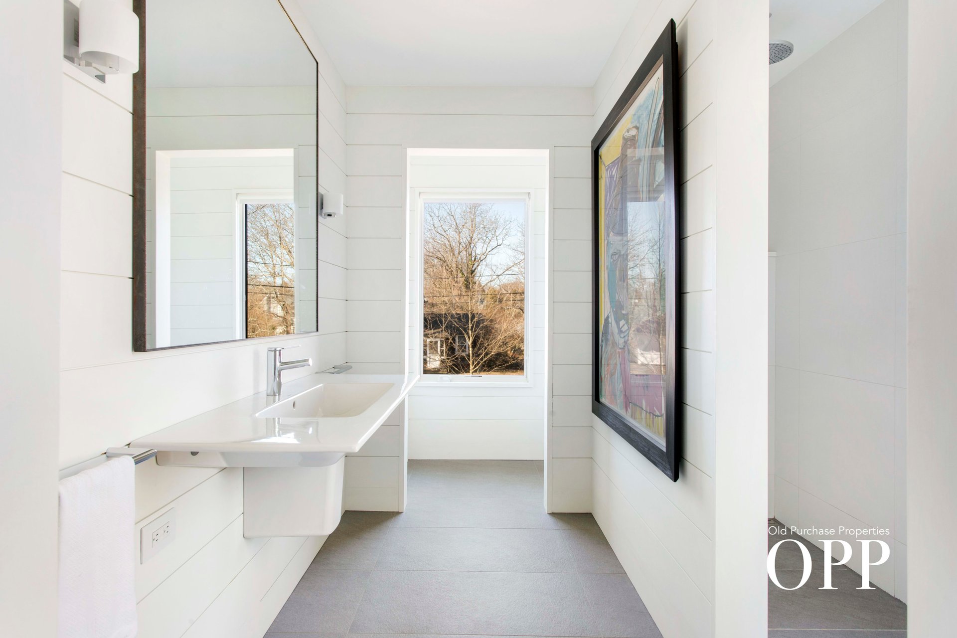 A PRISTINE HOME CLOSE TO EVERYTHING