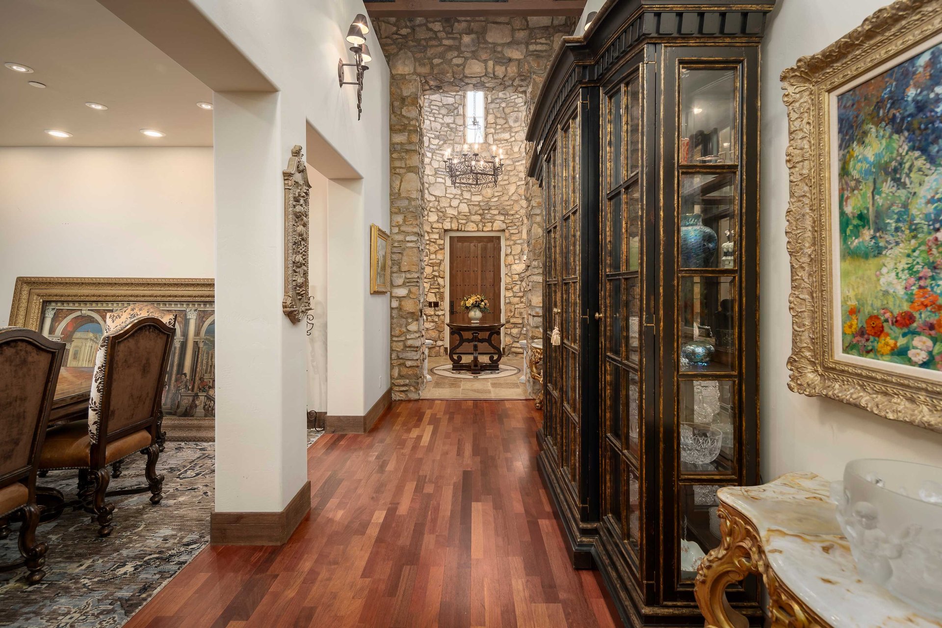 A Masterpiece Villa In The Bridges