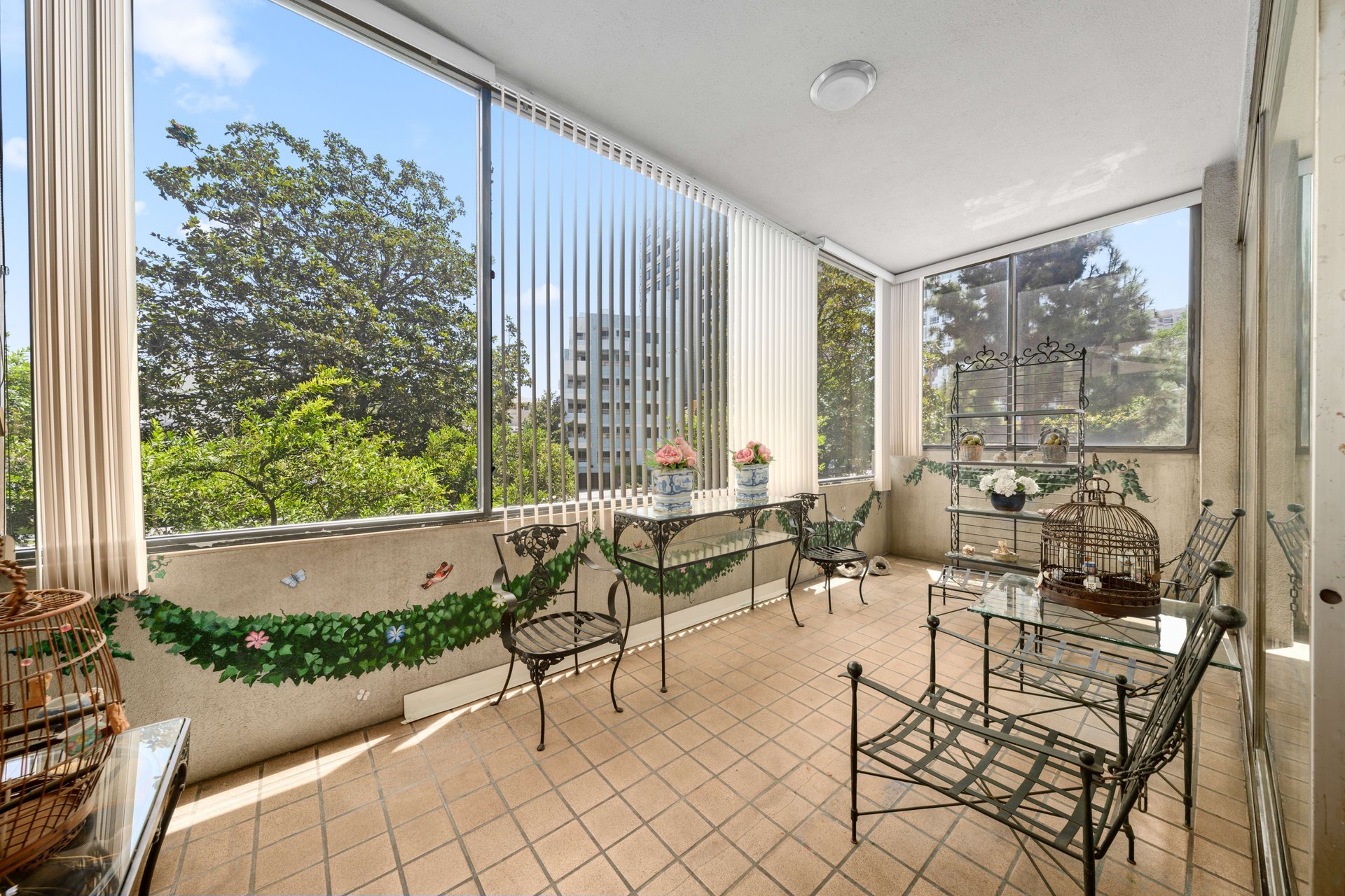 The Comstock #1B, Wilshire Corridor