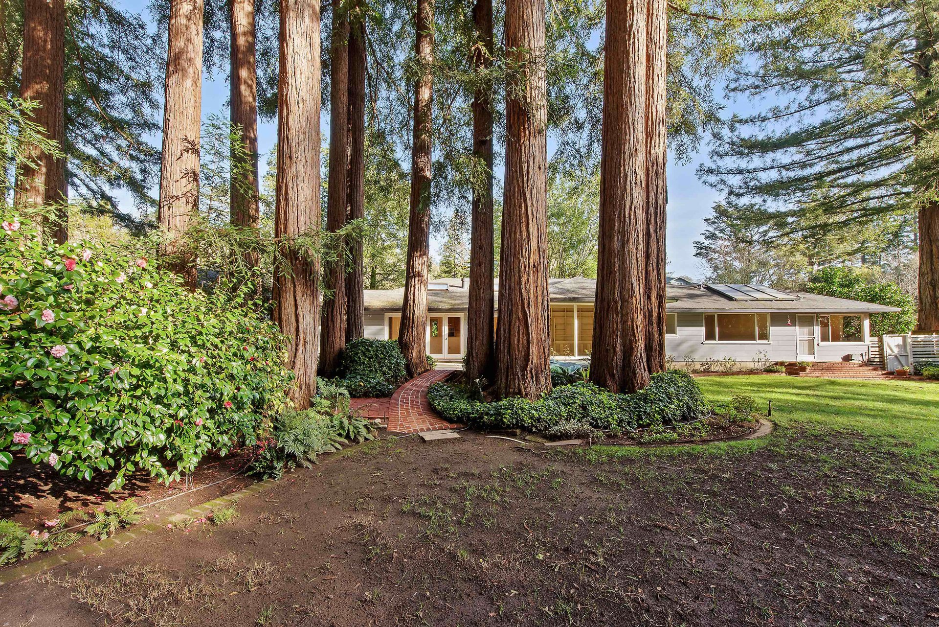 211 Woodland Rd