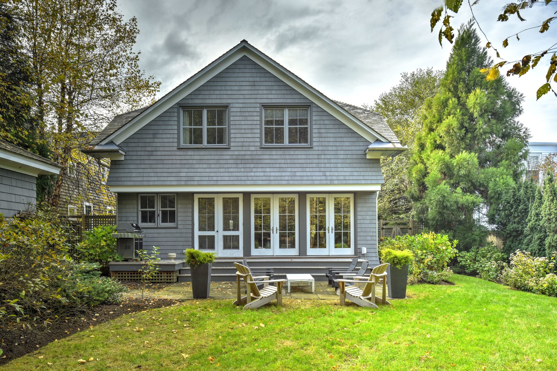 Fabulous Sag Harbor Village Cottage