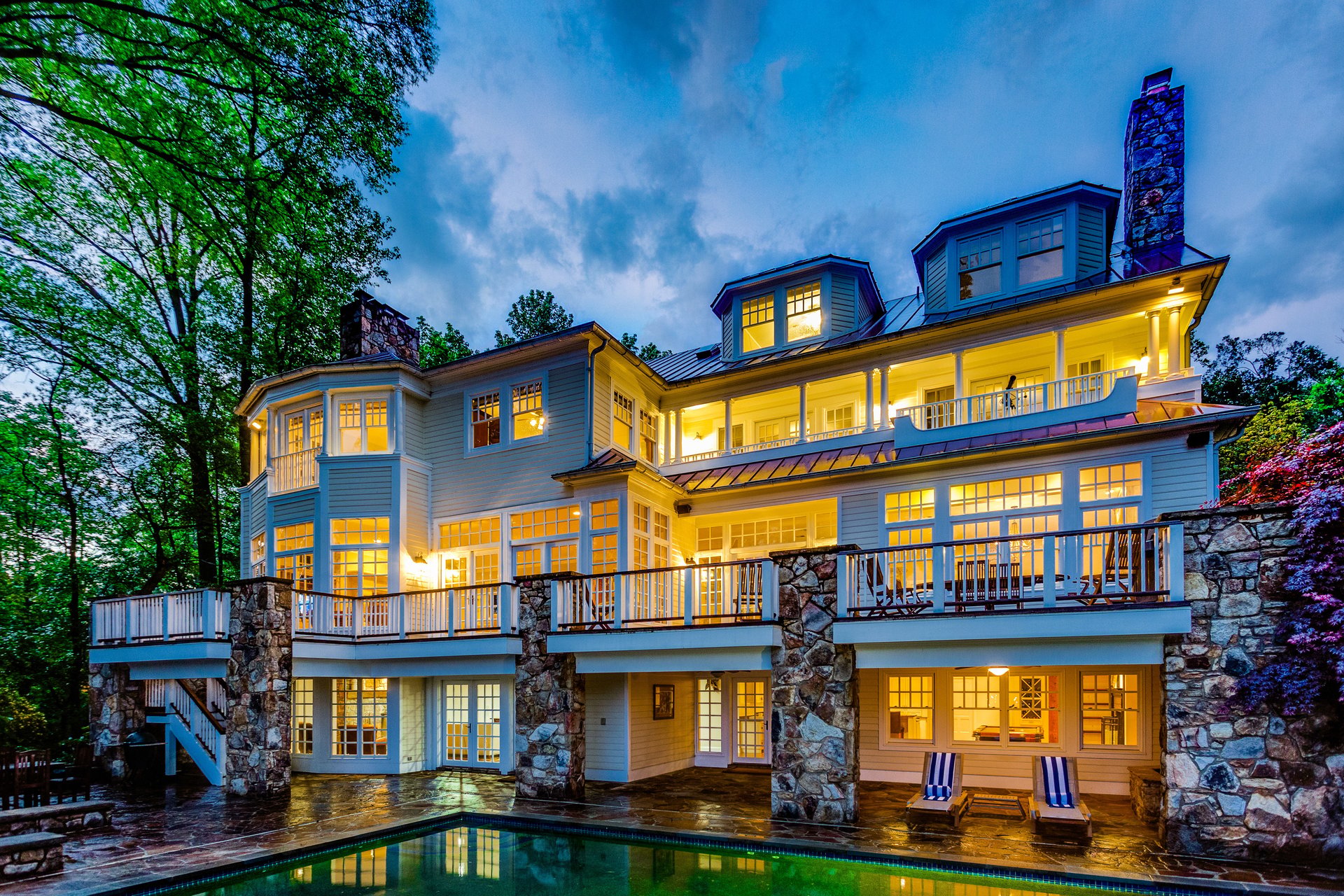 5229 Burke Dr