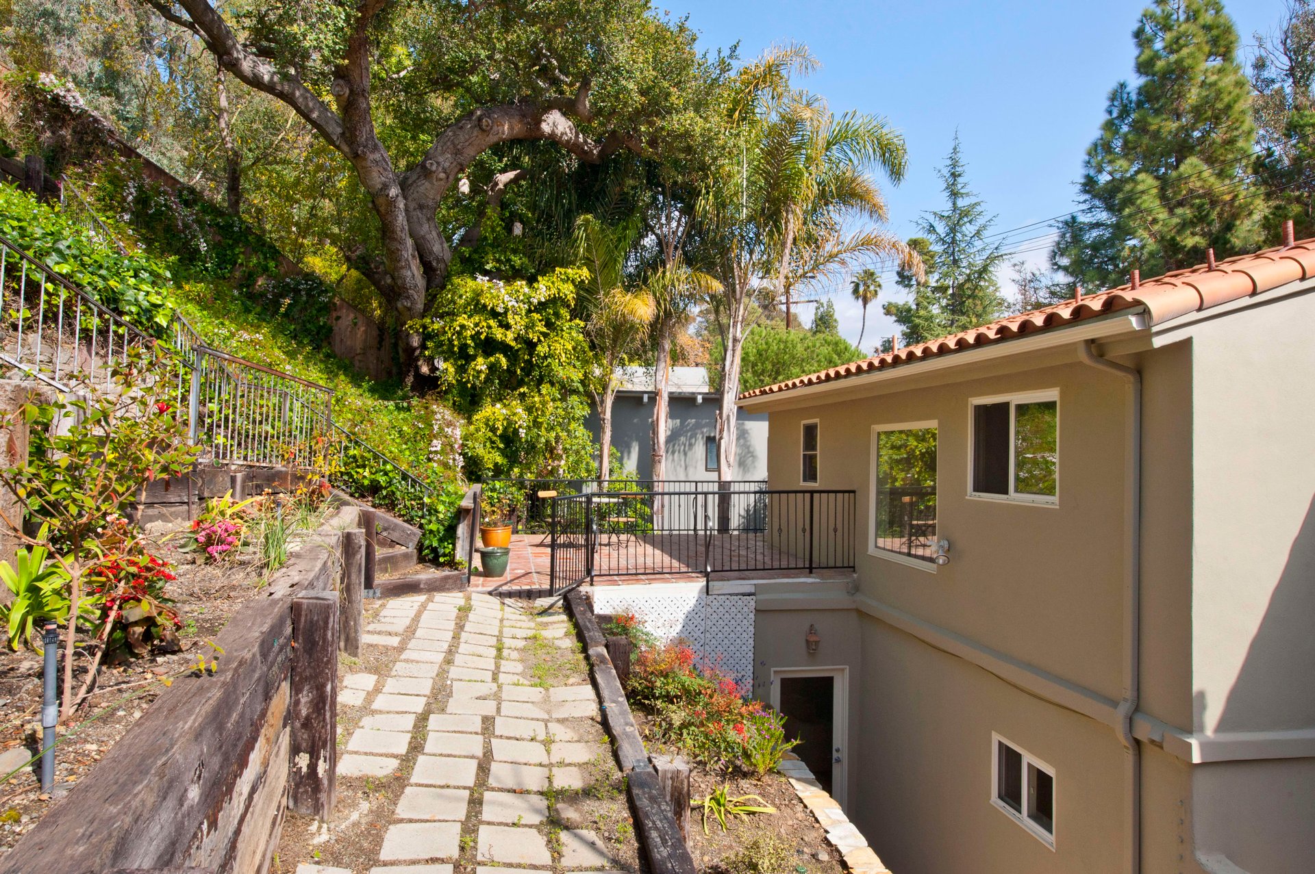 511 W. Rustic Rd