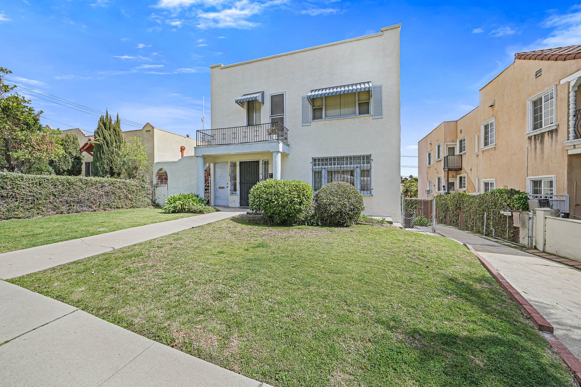 Mid-City duplex is calling on investors and owner occupiers!!