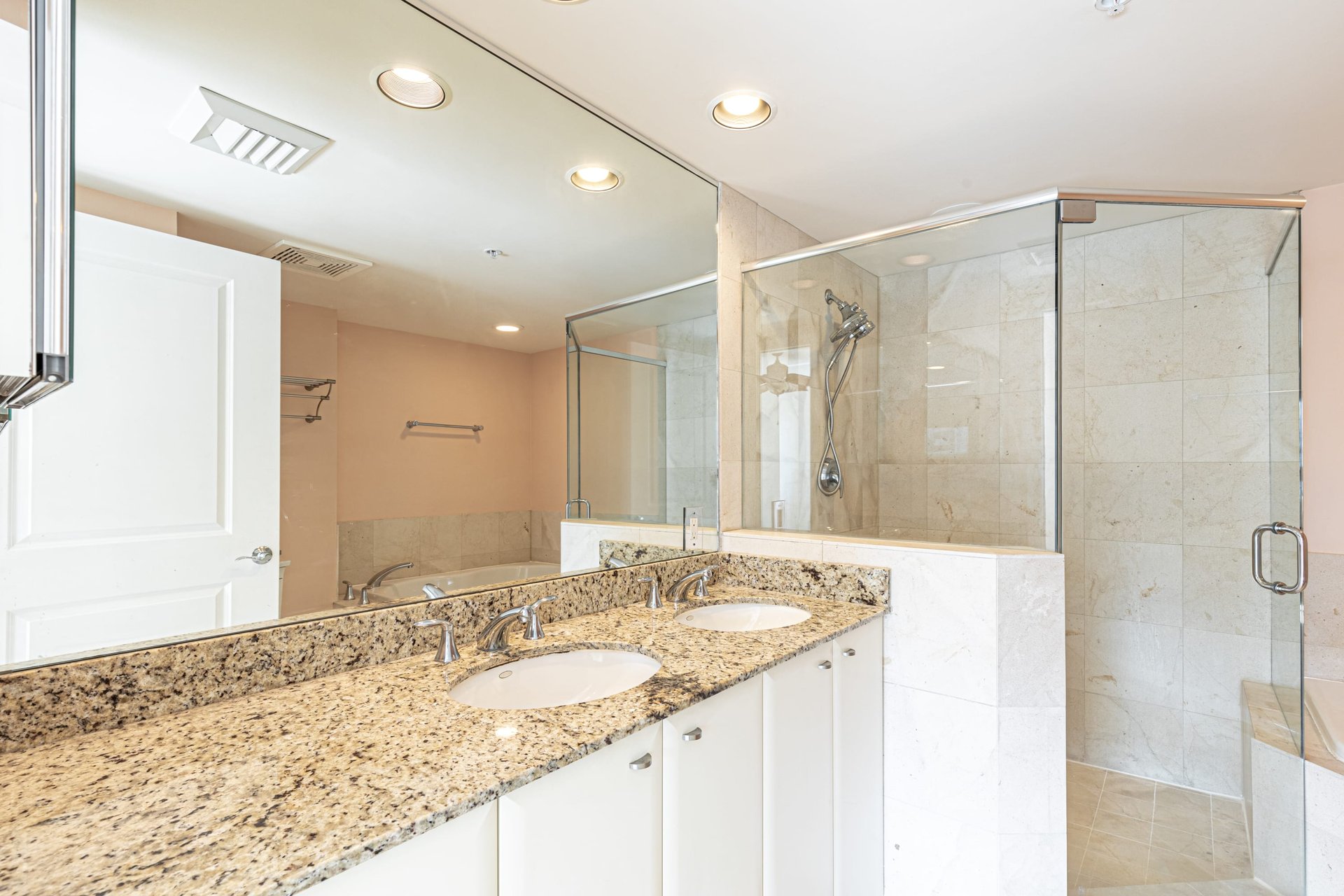 600 W Las Olas Blvd Unit: 907