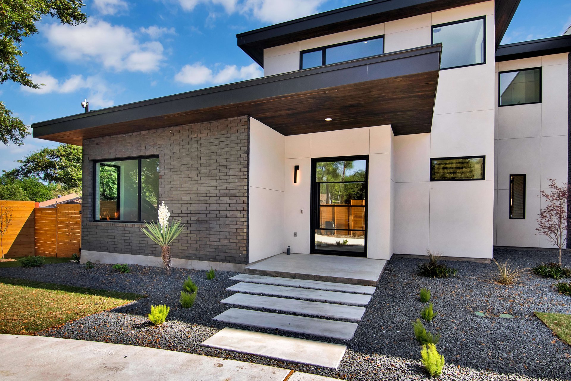 3501 Pinnacle