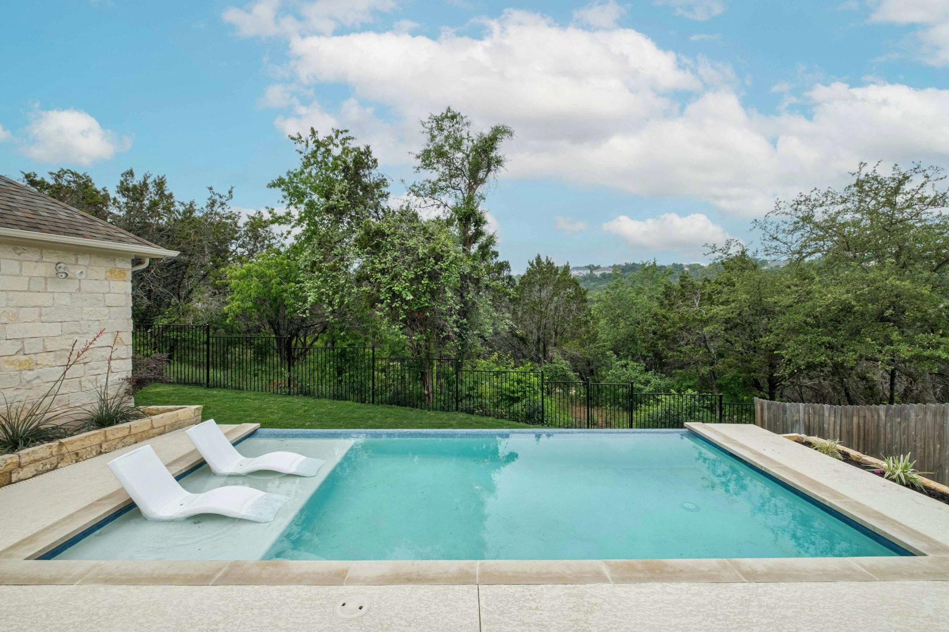 12305 Carlsbad Drive