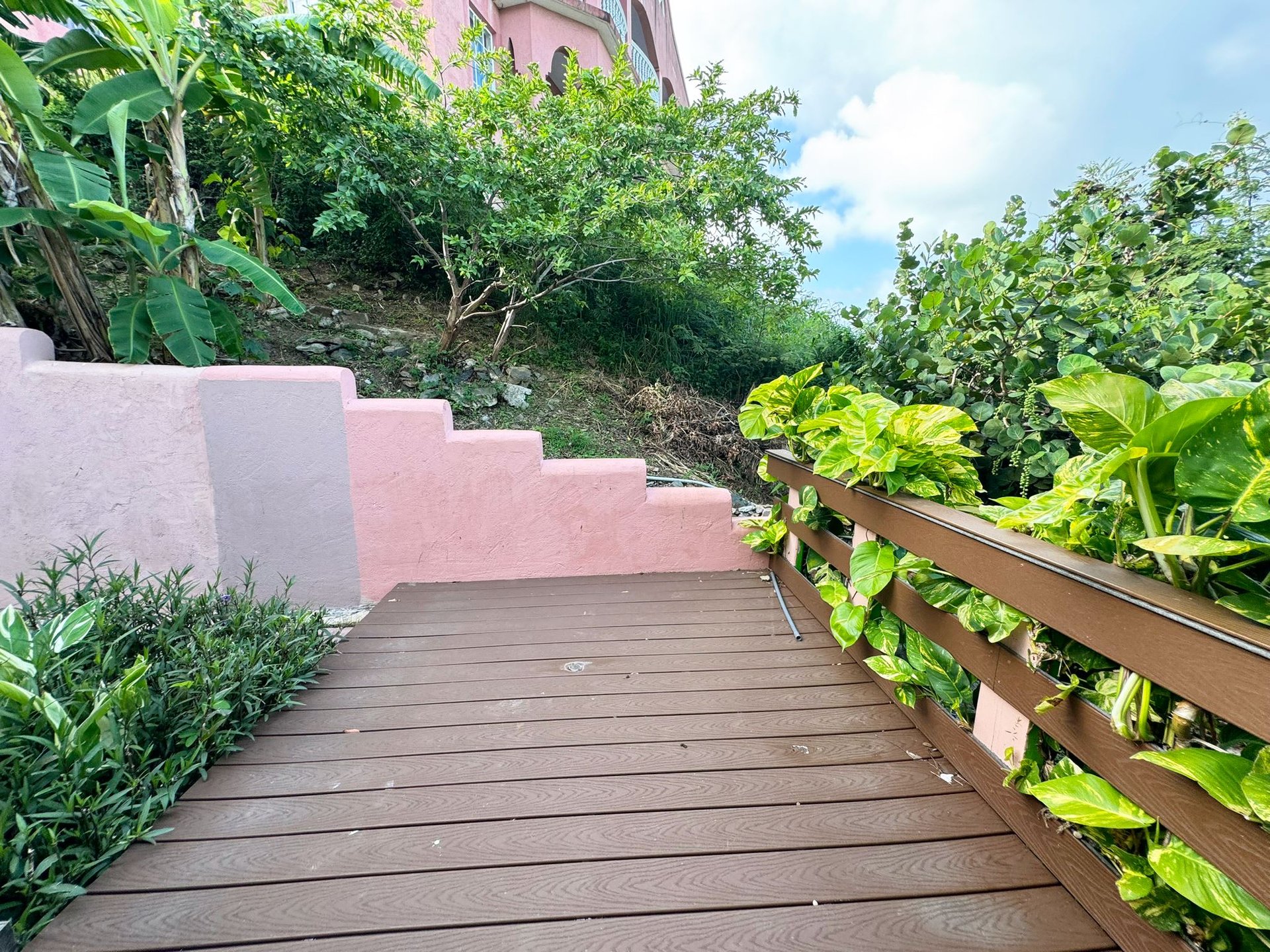 974 Fat Hogs Bay 3 Bedroom Apartment 