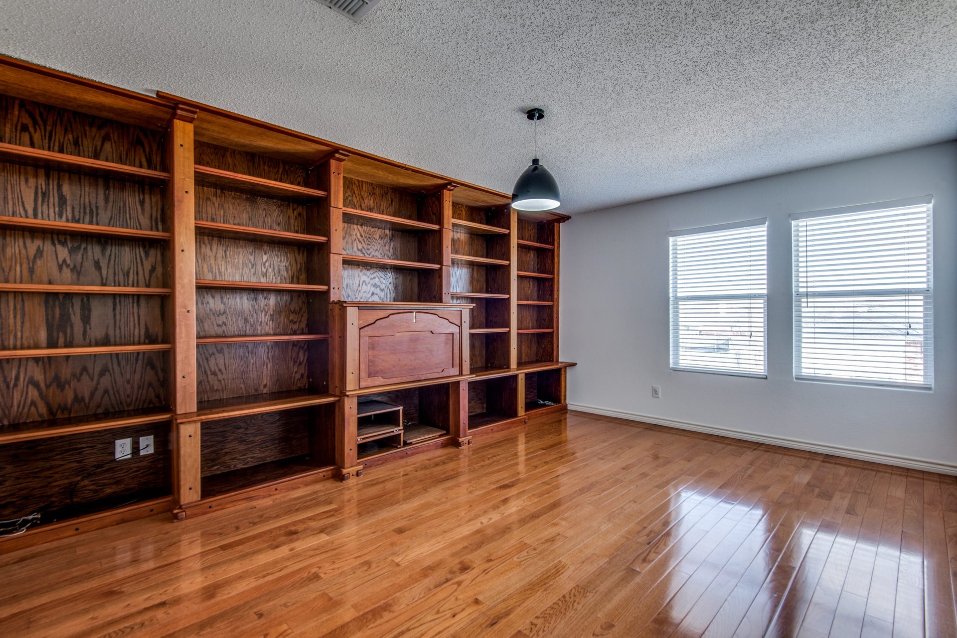 2716 Lazy Oak Drive