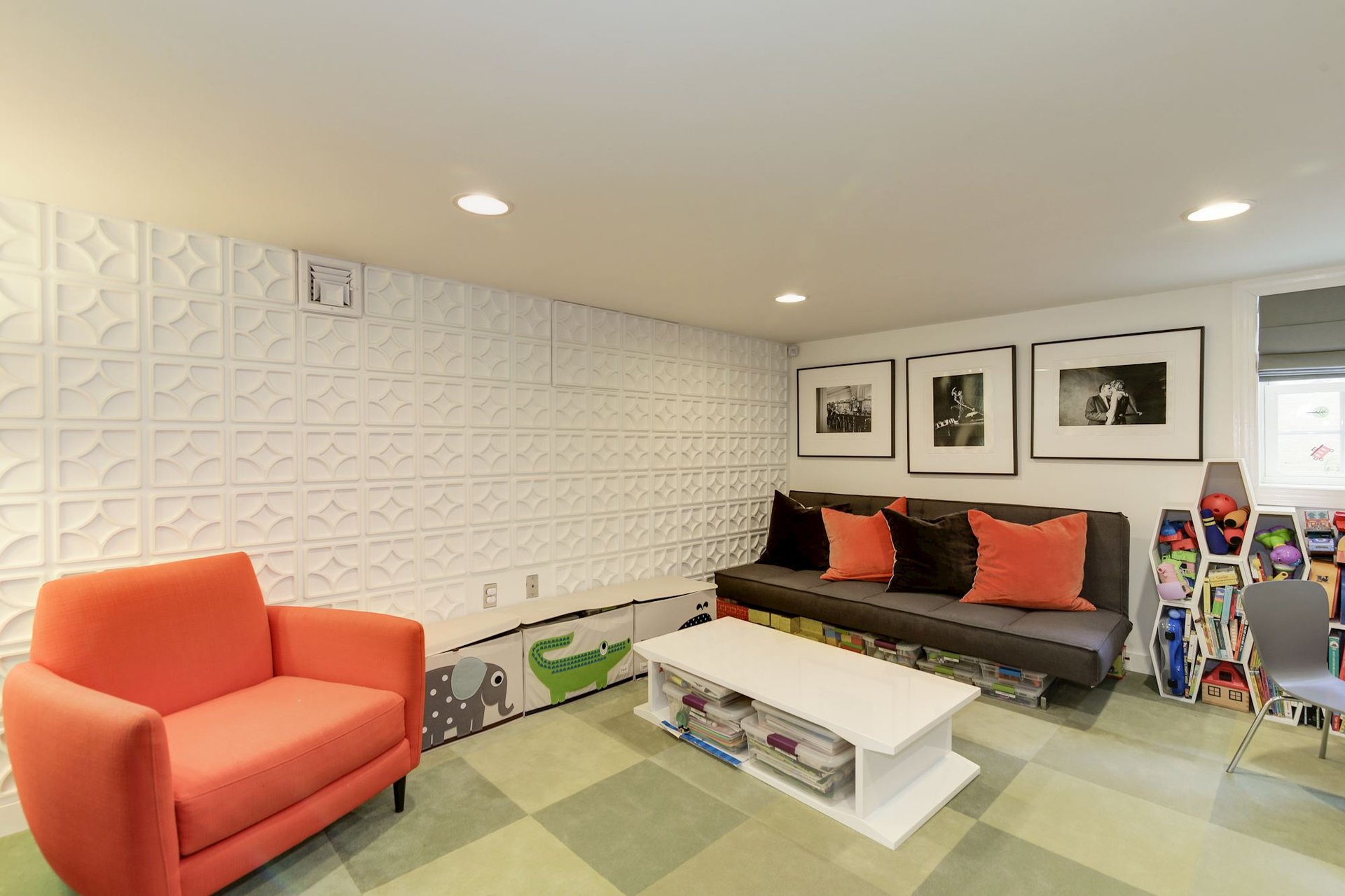 2433 Davis Ave