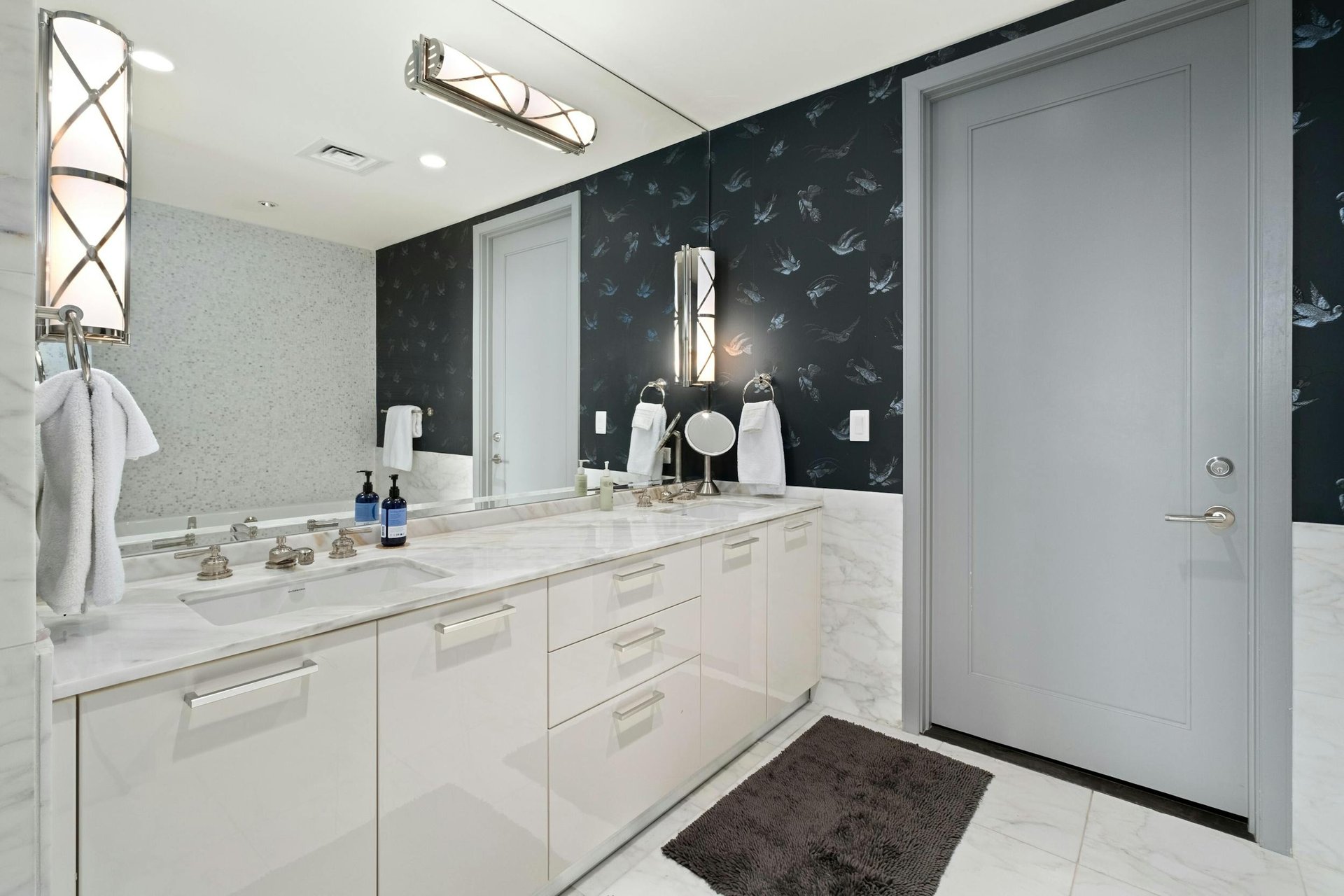 200 Congress Ave #15D 