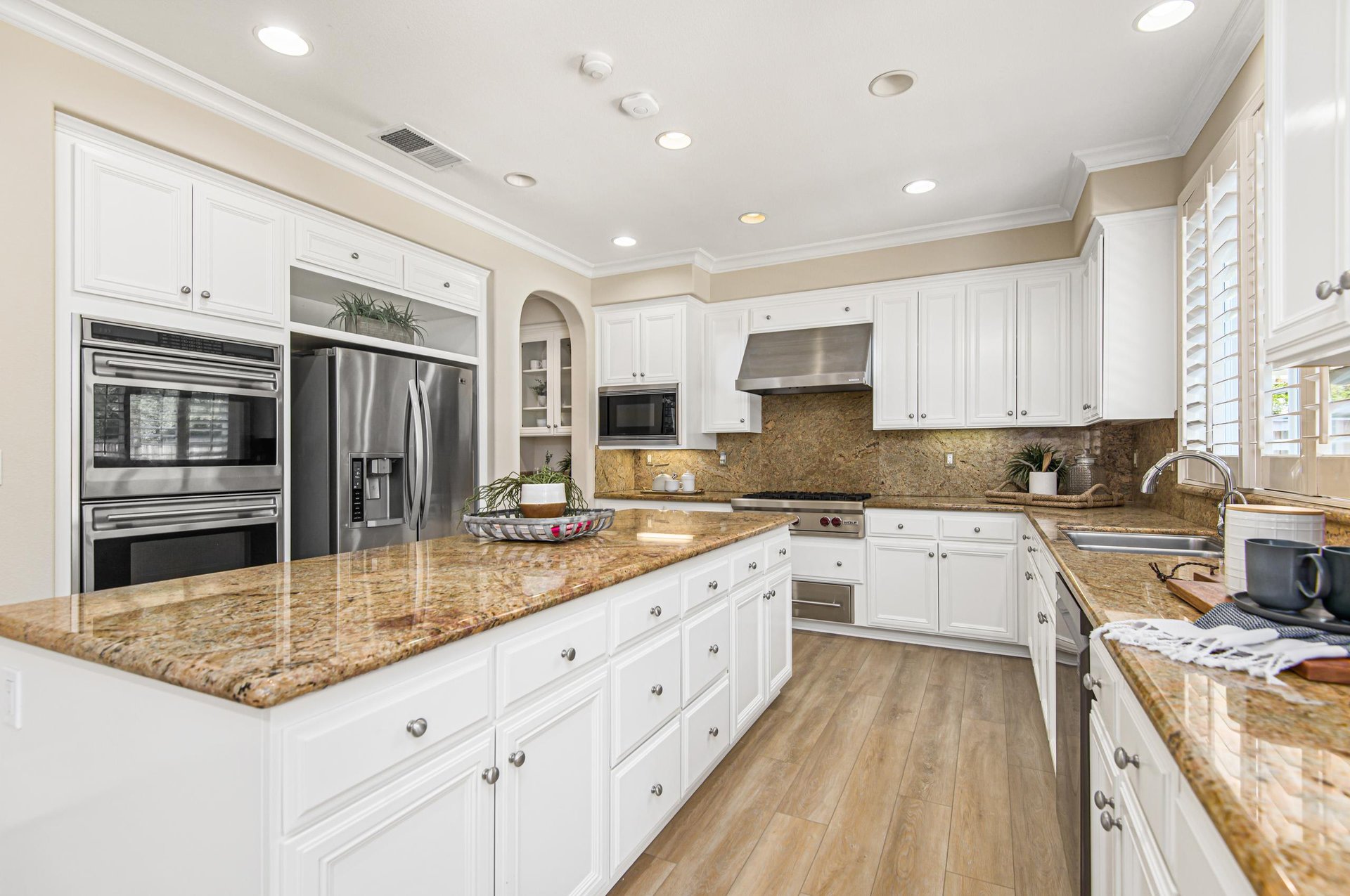 2112 Laguna Creek Lane