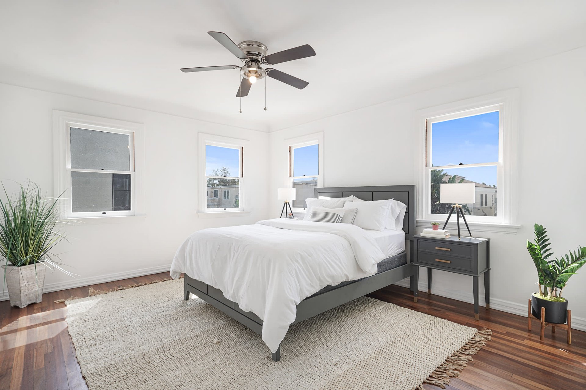 Beautiful Spanish Trophy Duplex in Wilshire Vista