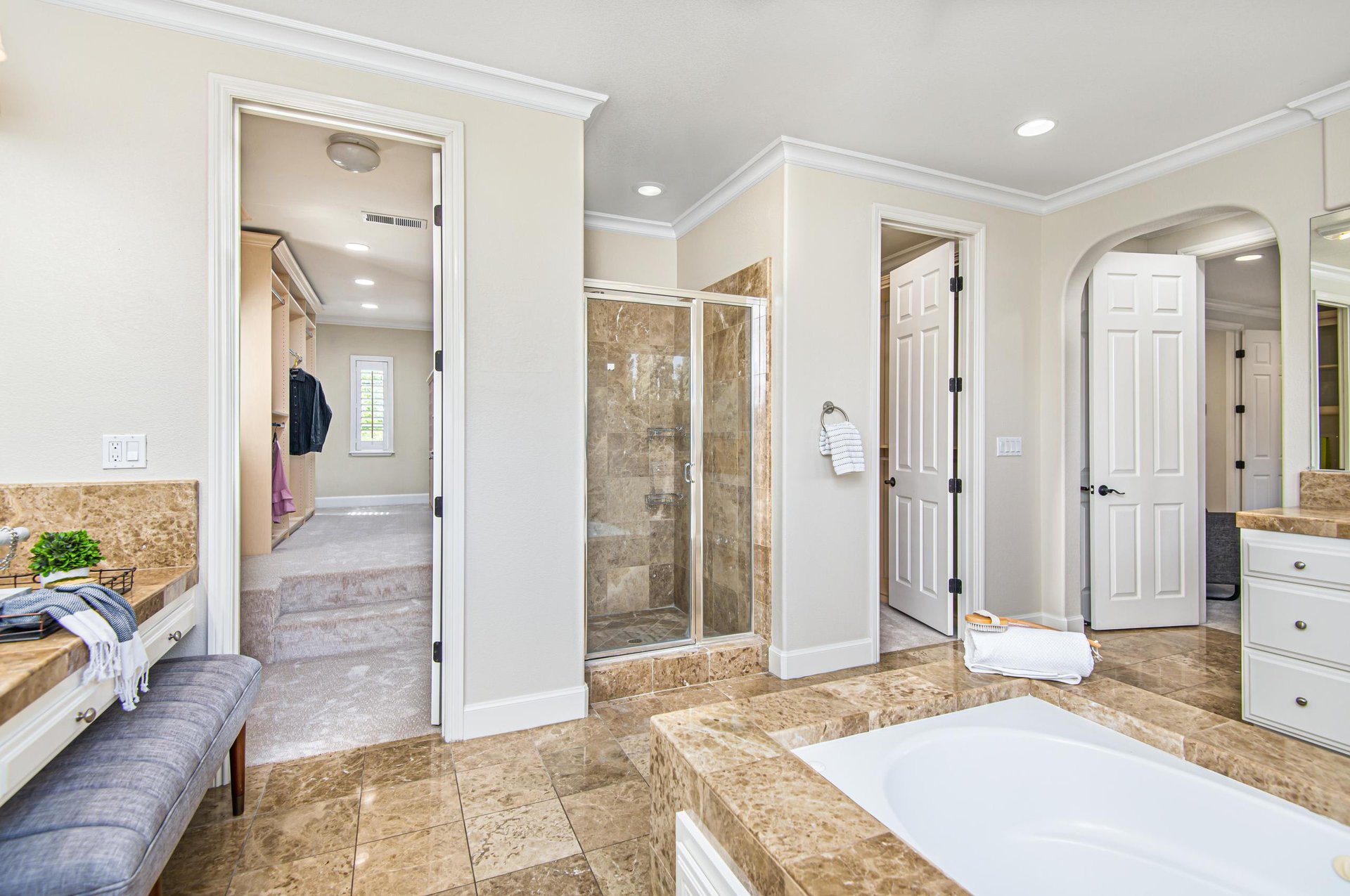 2112 Laguna Creek Lane