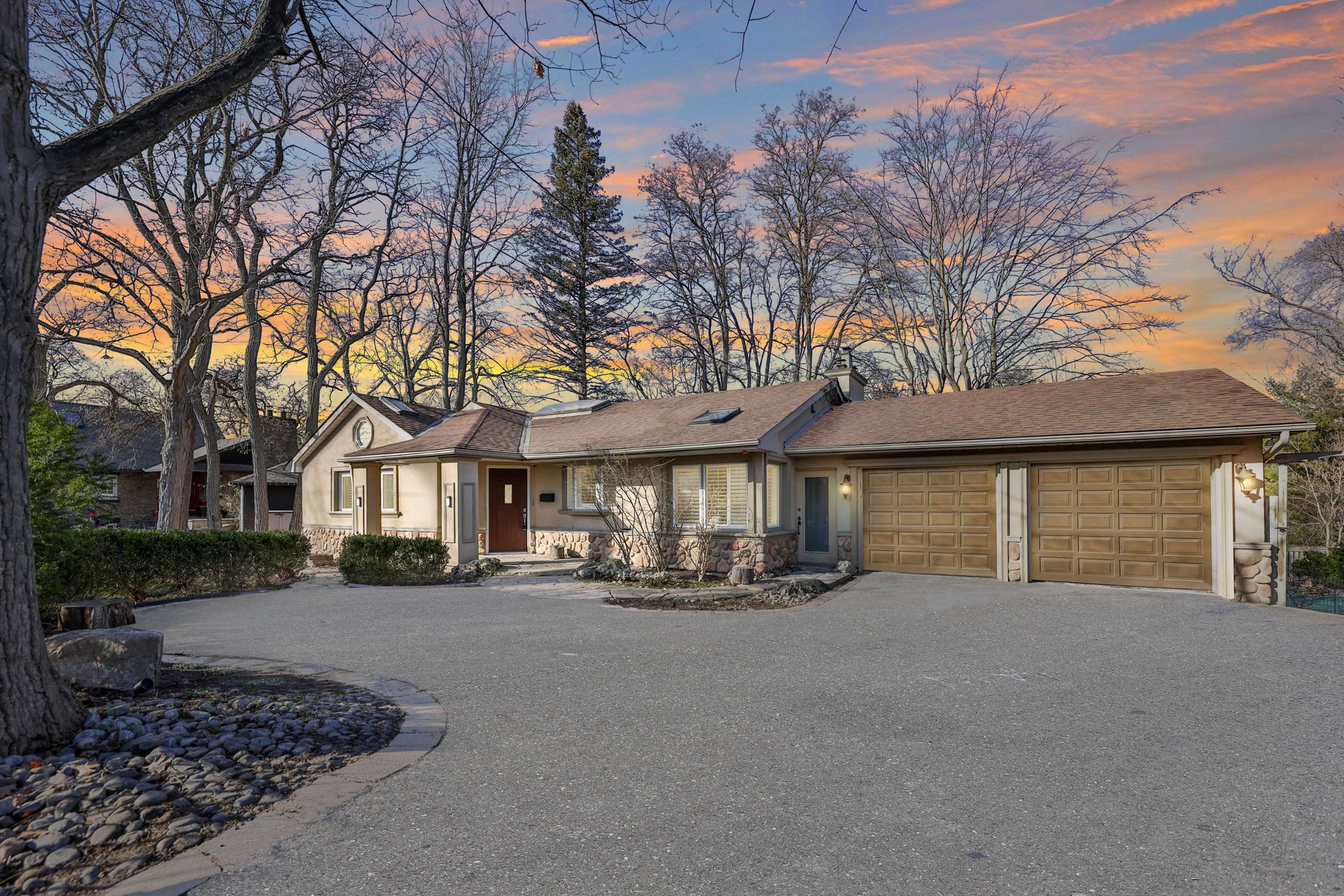 1239 Stavebank Rd