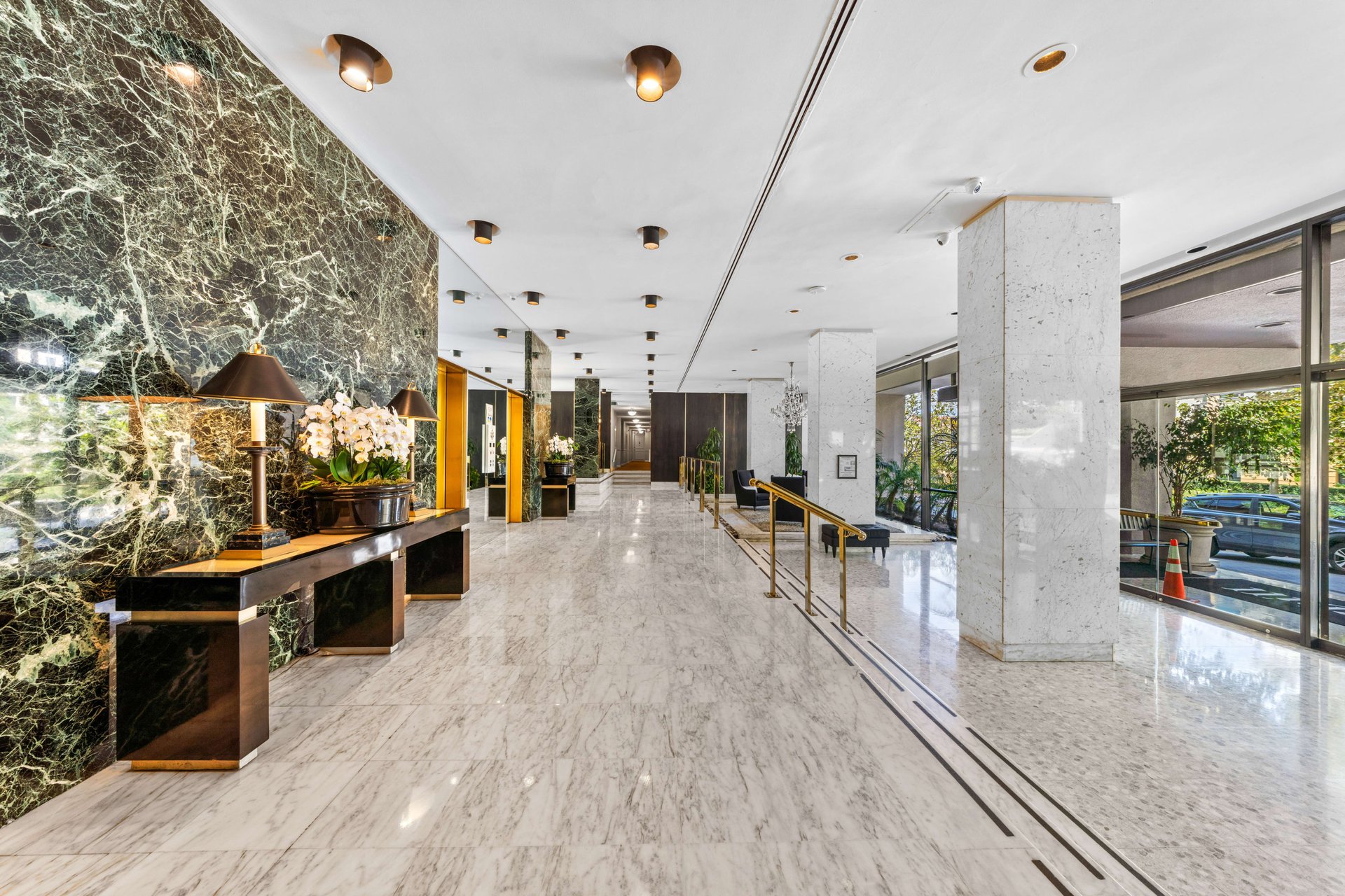 The Churchill #7D, Wilshire Corridor