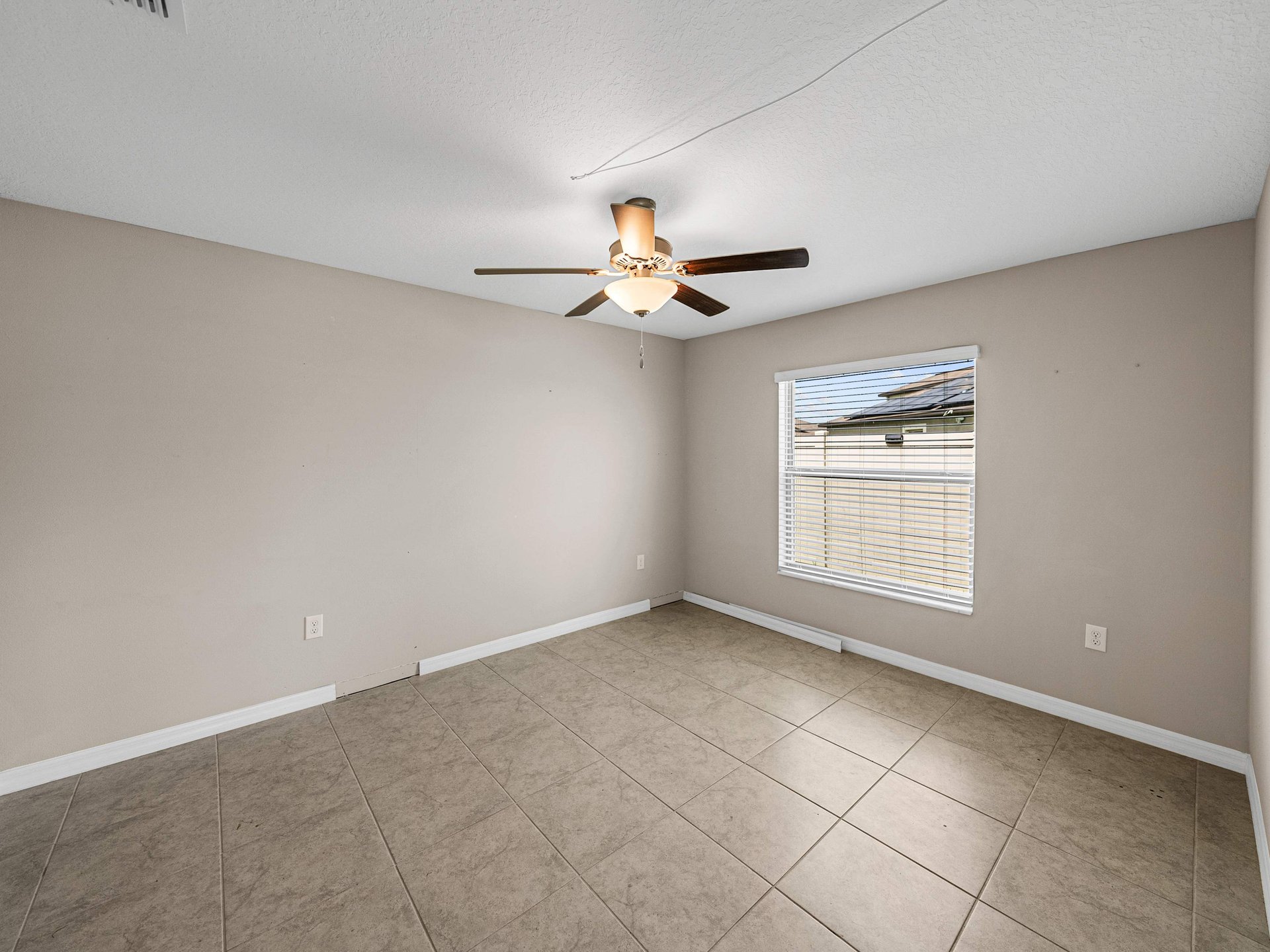 5474 LESLIE CANYON DR