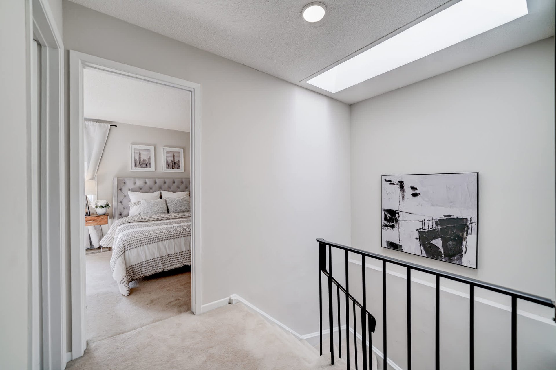 1087 Runnymead Cres