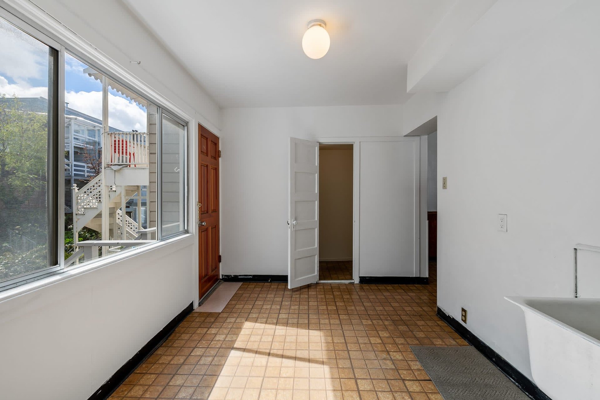327-329 Chestnut St