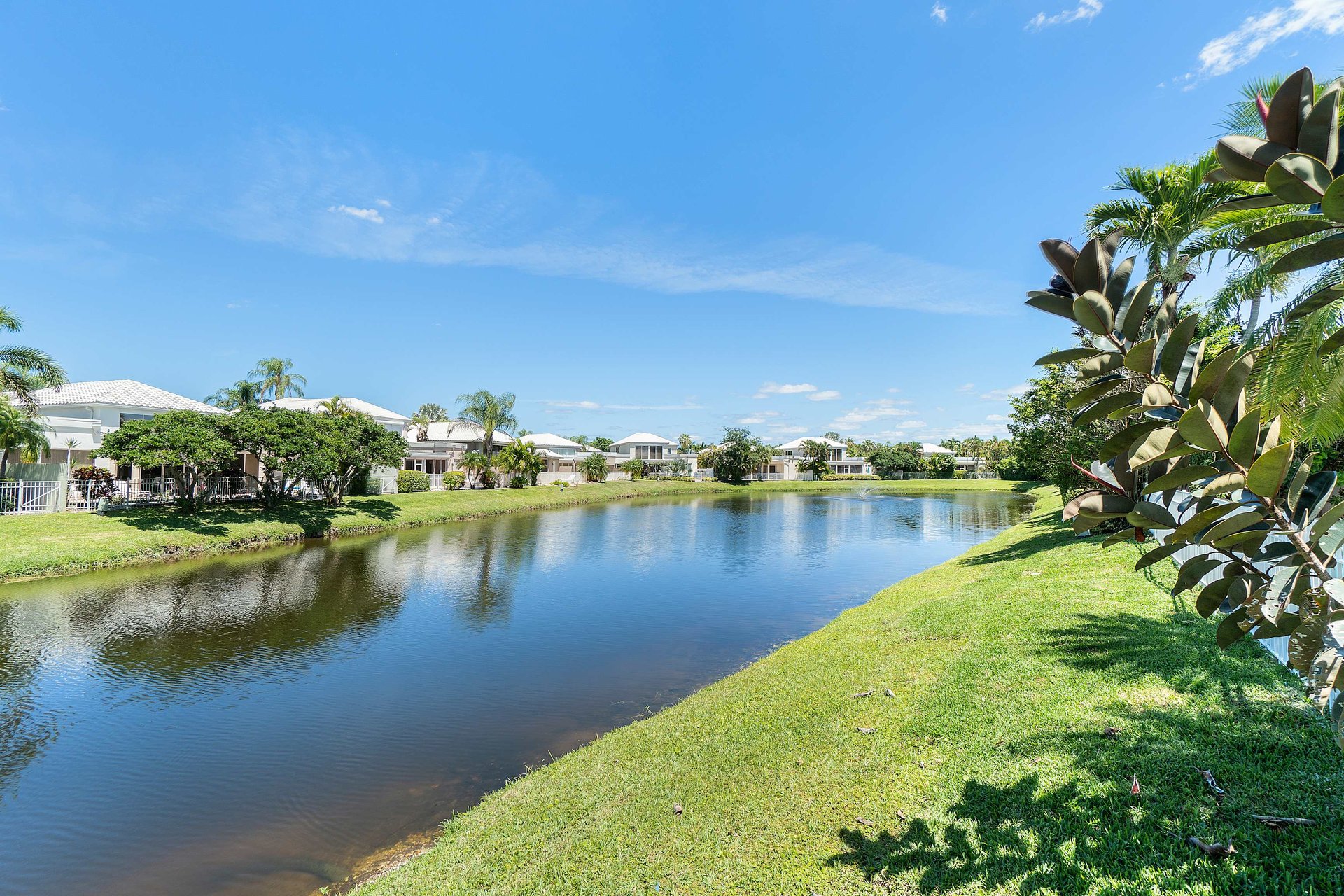 5460 Ascot Bend