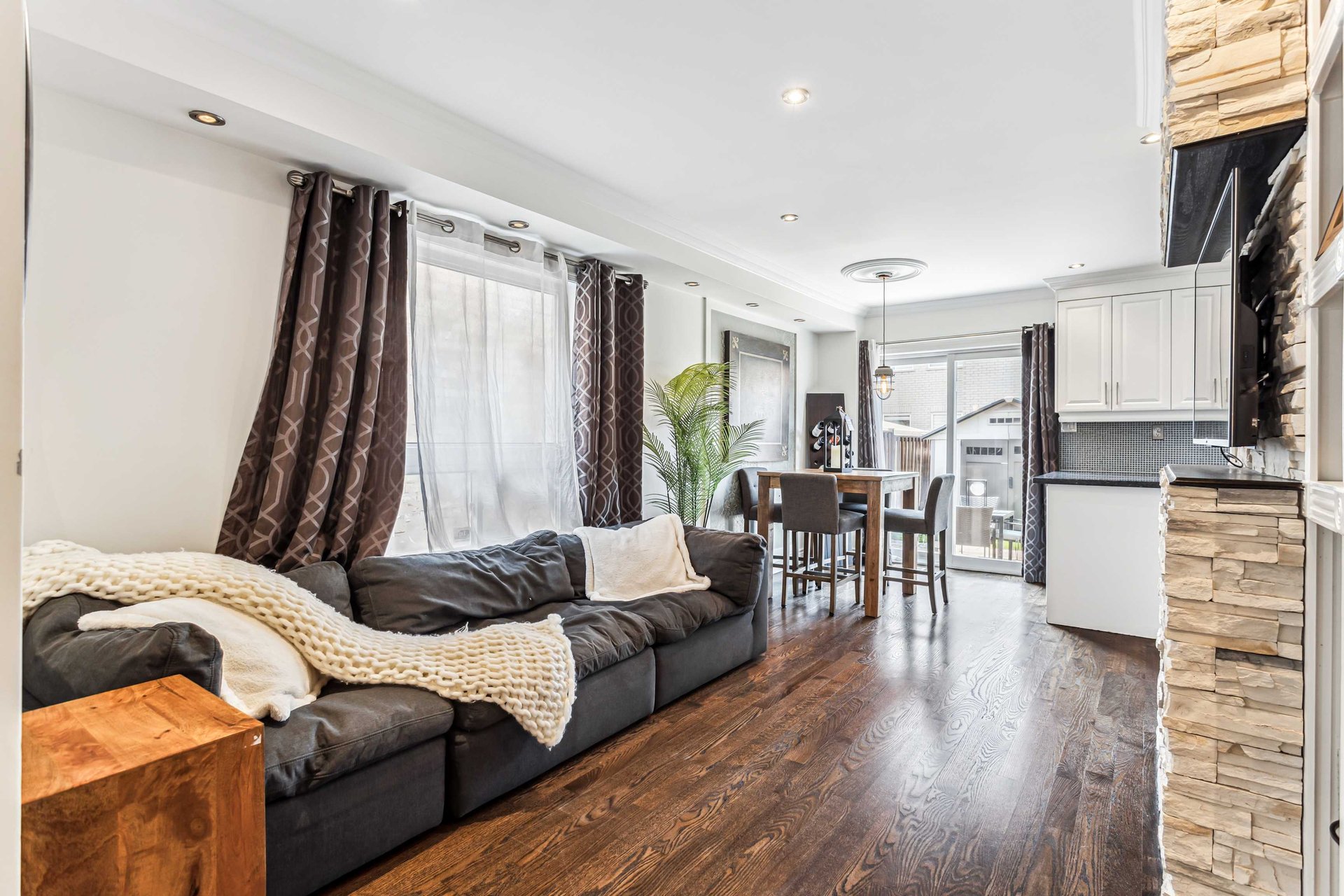 Gorgeous 3 Bedroom Semi- Detached