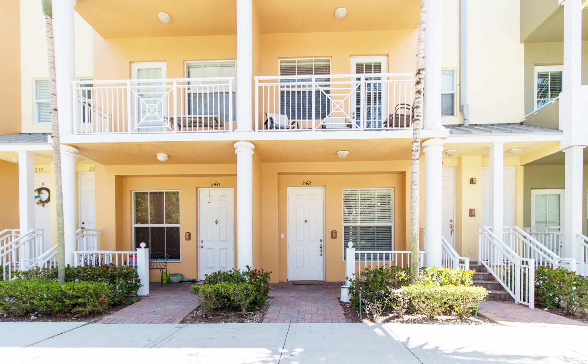 242 SW 14th Ave Unit: 242