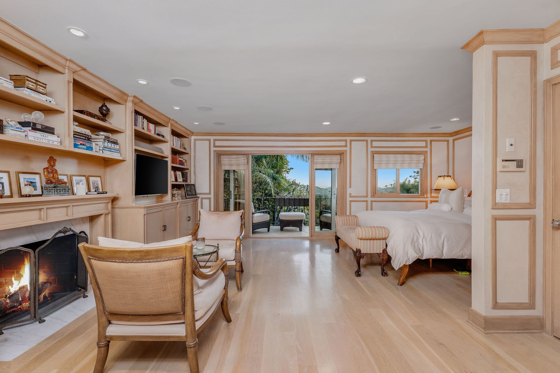 3075 DEEP CANYON DR