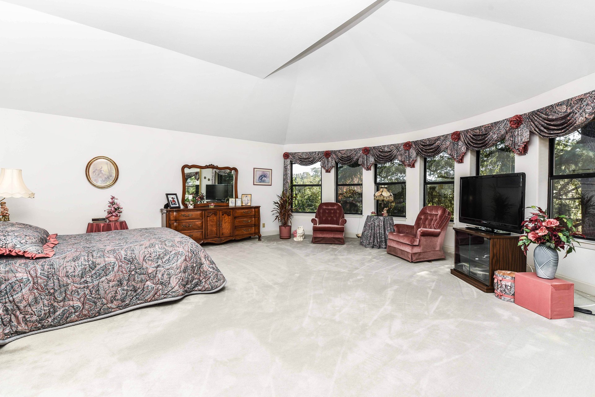 Fantastic Opportunity to buy in Alamo!