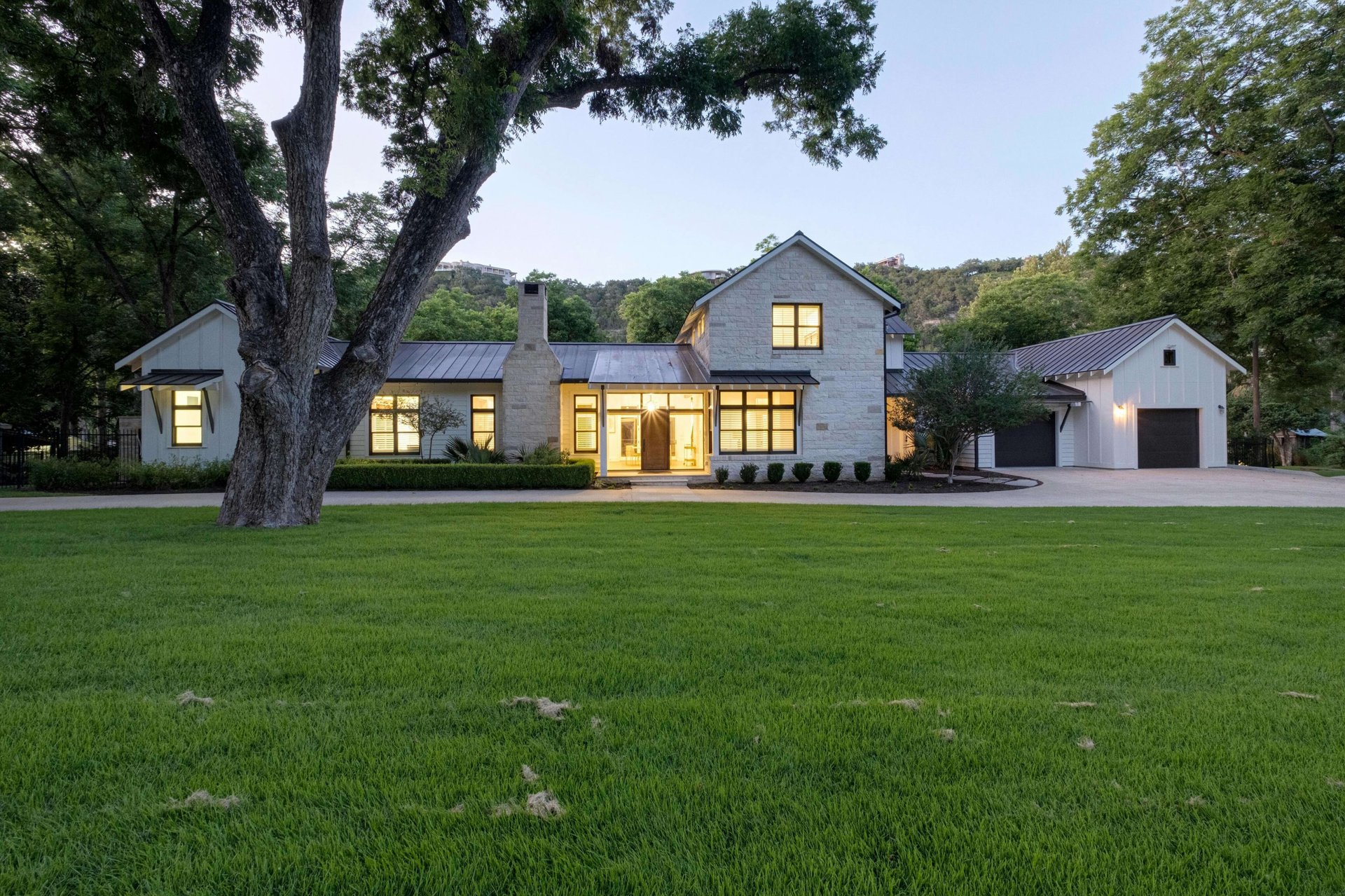3120 Edgewater Drive