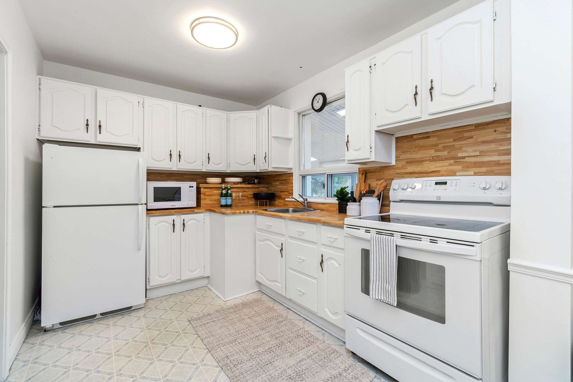 1577 Kenmuir Avenue