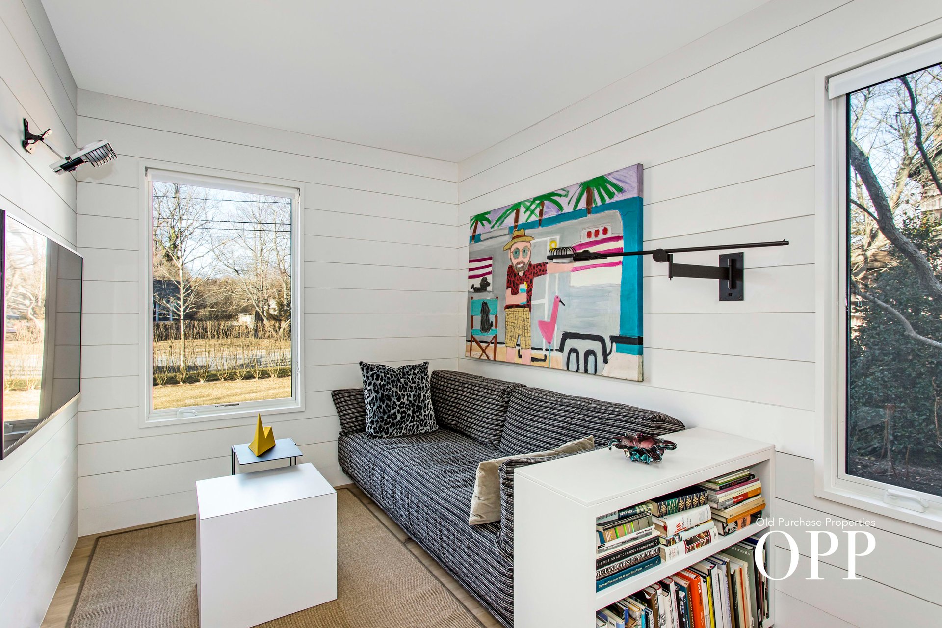 A PRISTINE HOME CLOSE TO EVERYTHING