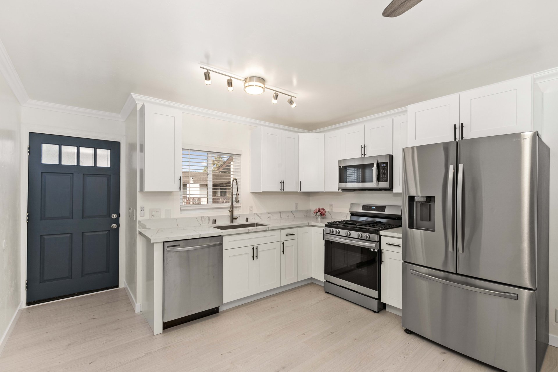 Spectacular 1 bedroom condo