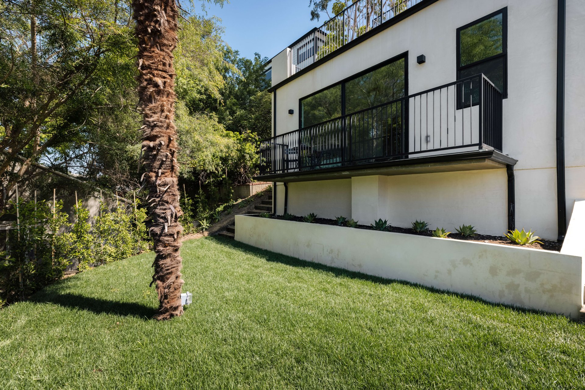 A Masterful Modern Architectural in Silver Lake