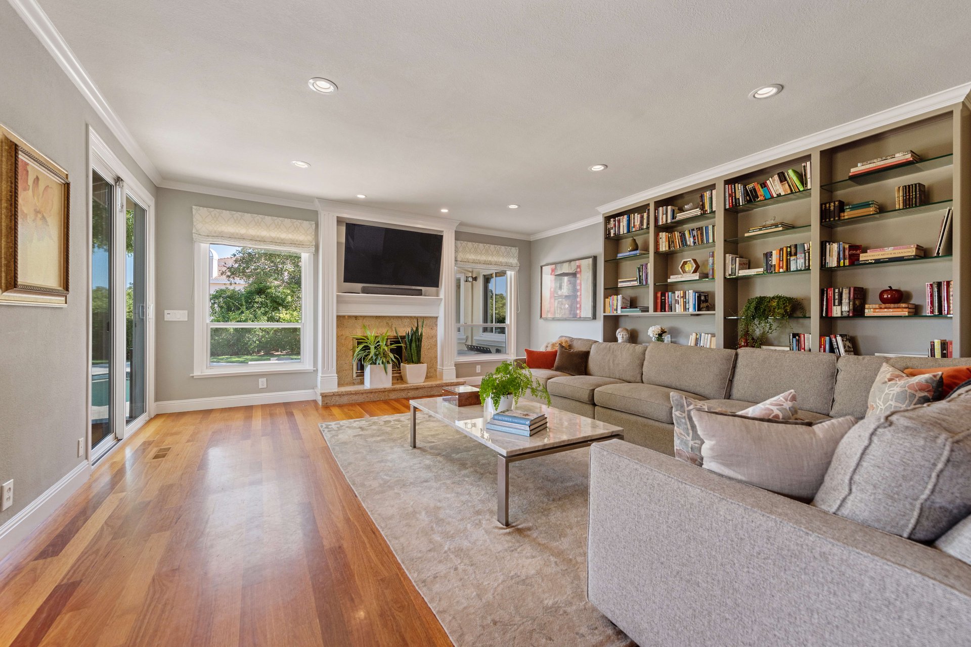 1095 Macadamia Drive