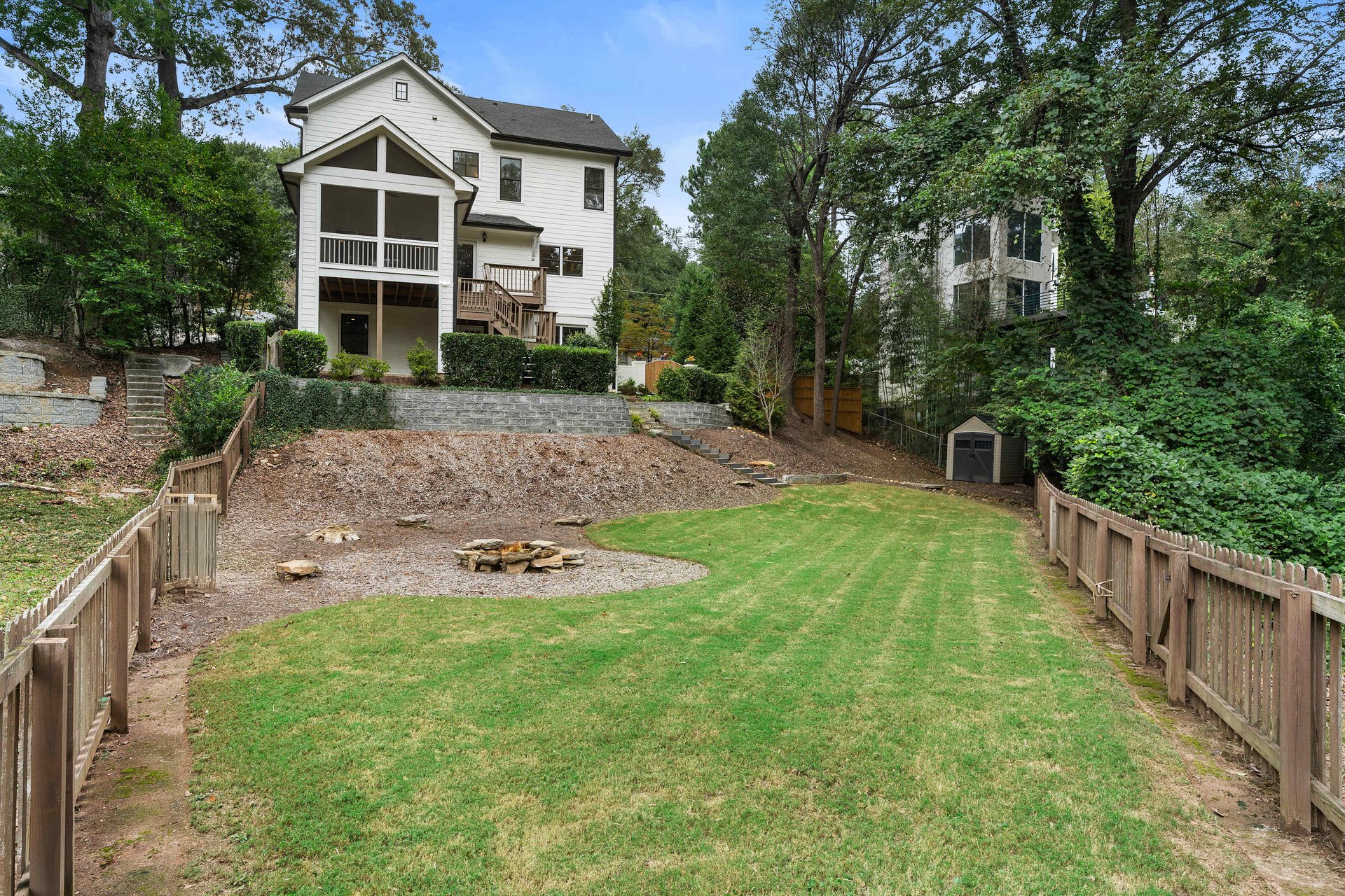 329 Eureka Drive NE