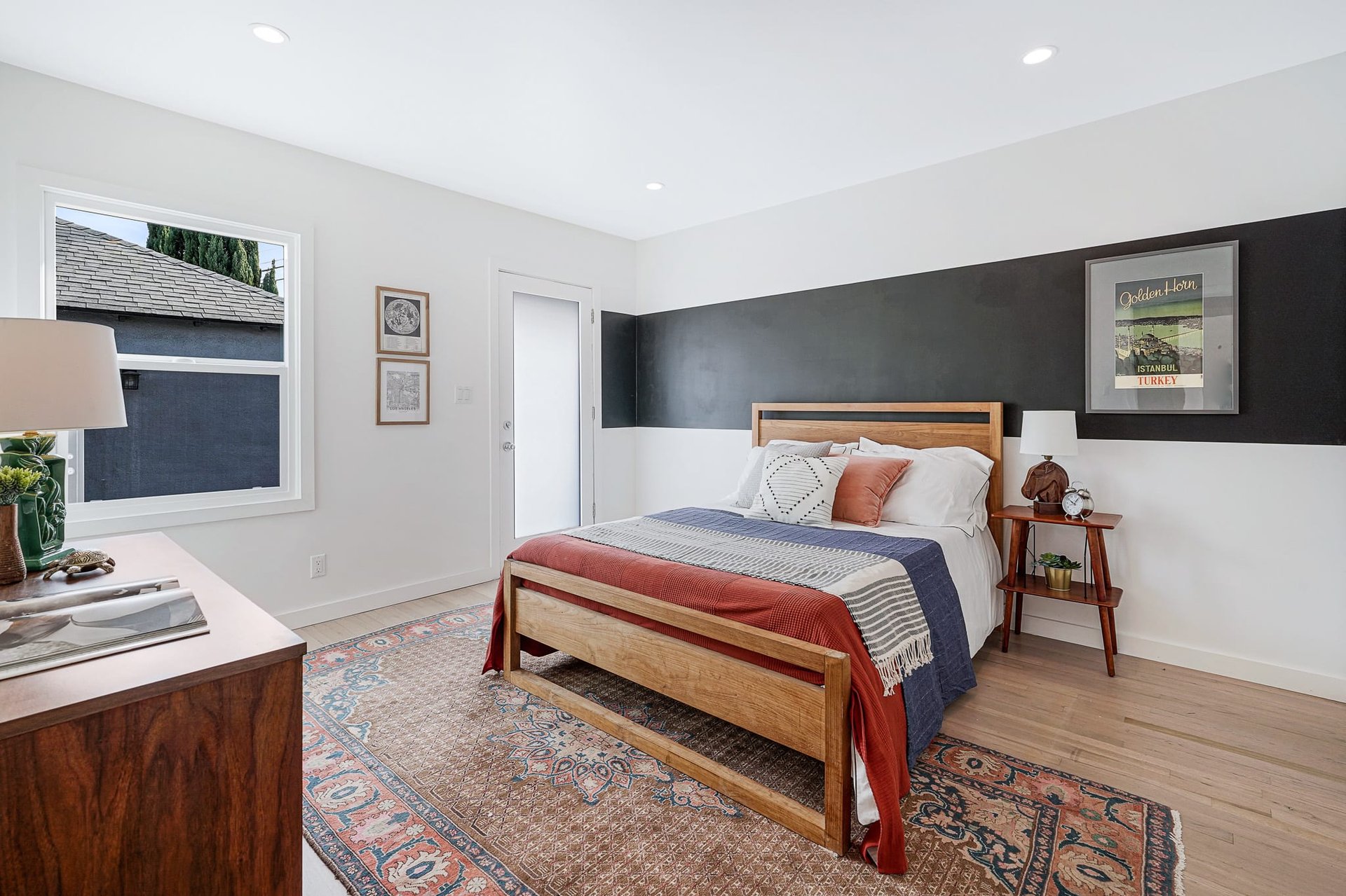 Completely Renovated Traditional Home In Picfair Village
