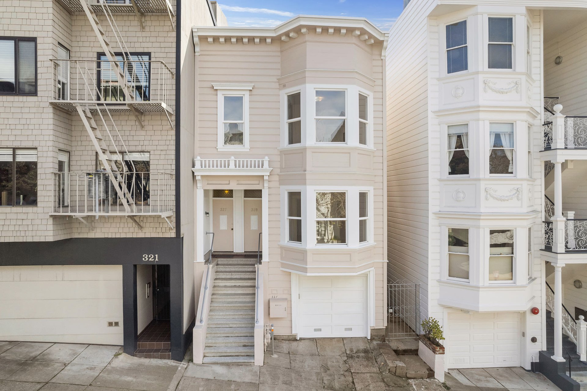 327-329 Chestnut St