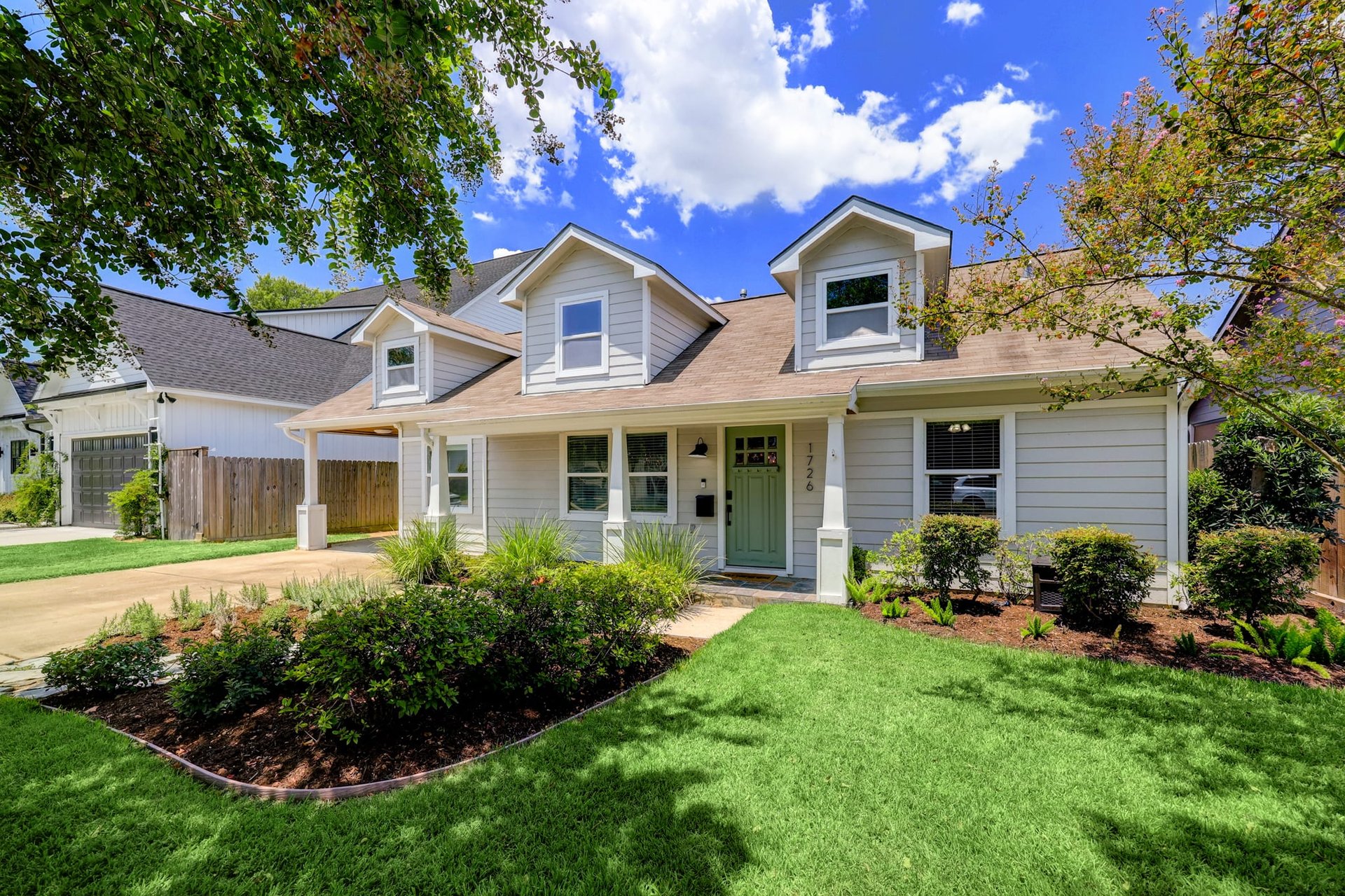 1726 Ebony Ln