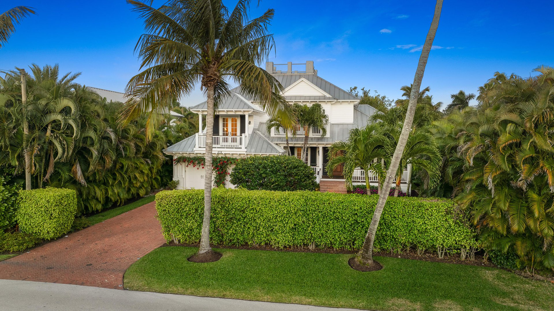 OLDE NAPLES