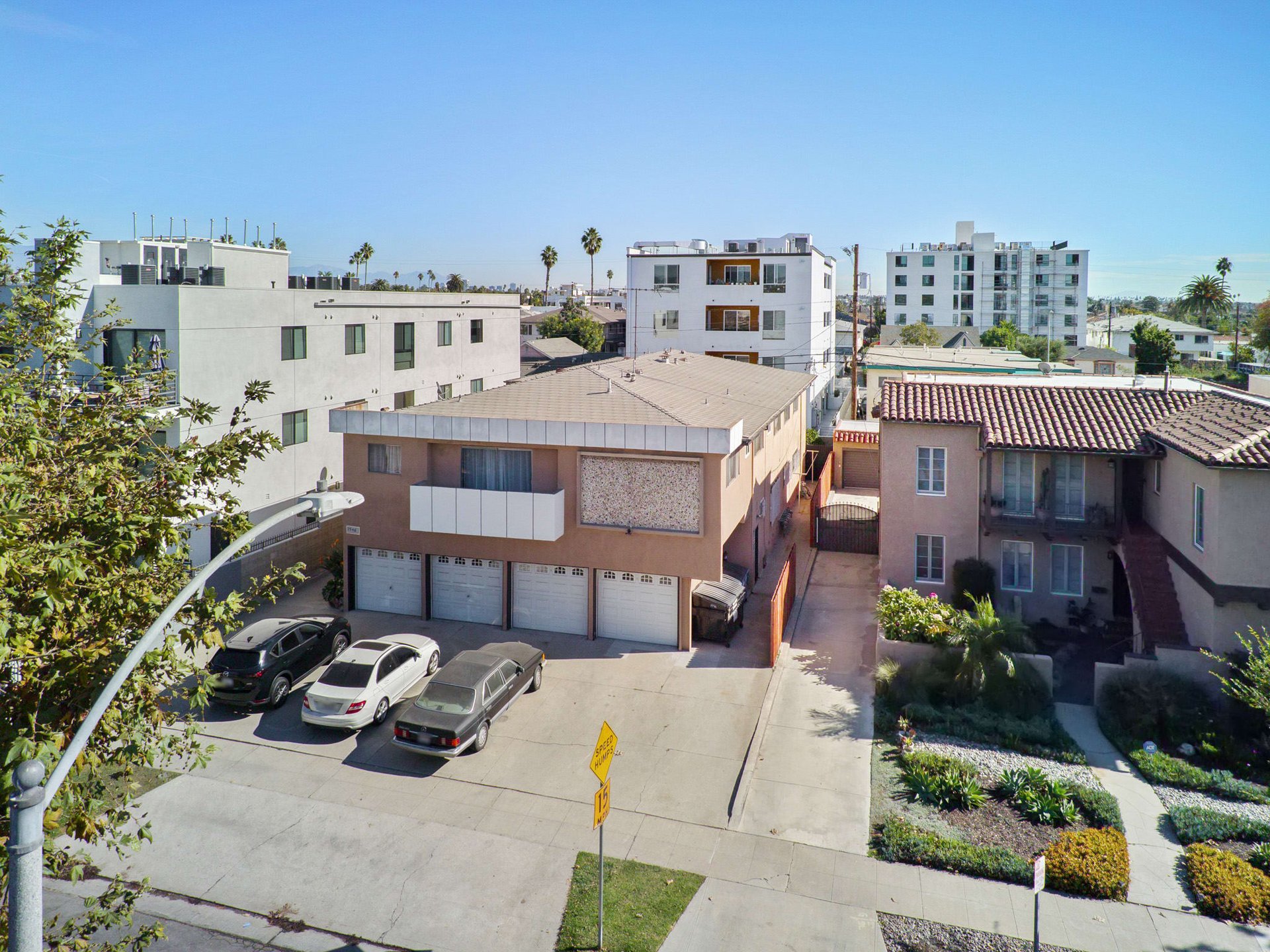 Classic Mid-Century 5-Unit Apartment Building near Beverly Hills