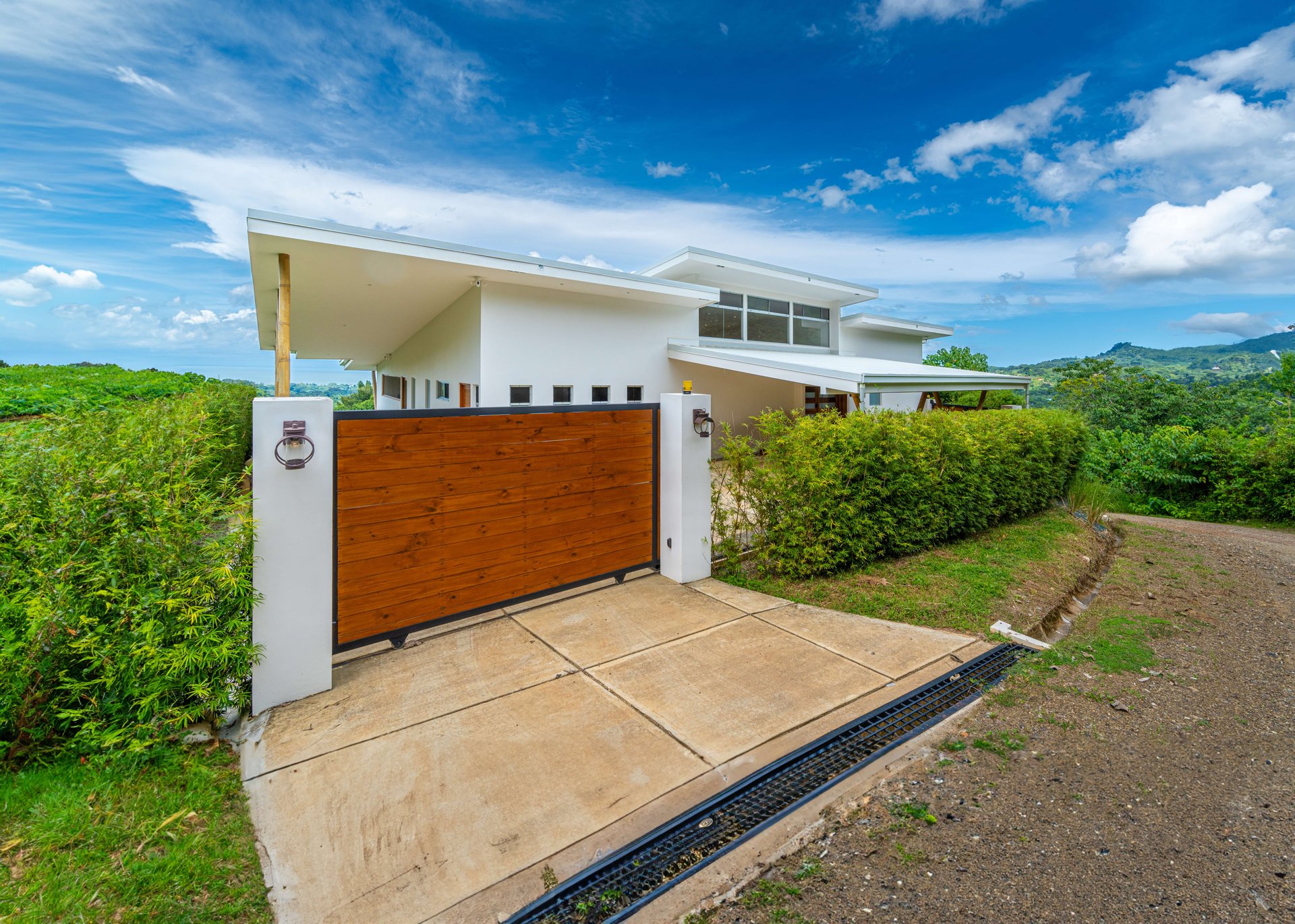 MarMistique Haven, Modern Tropical Home with Panoramic Ocean Views!