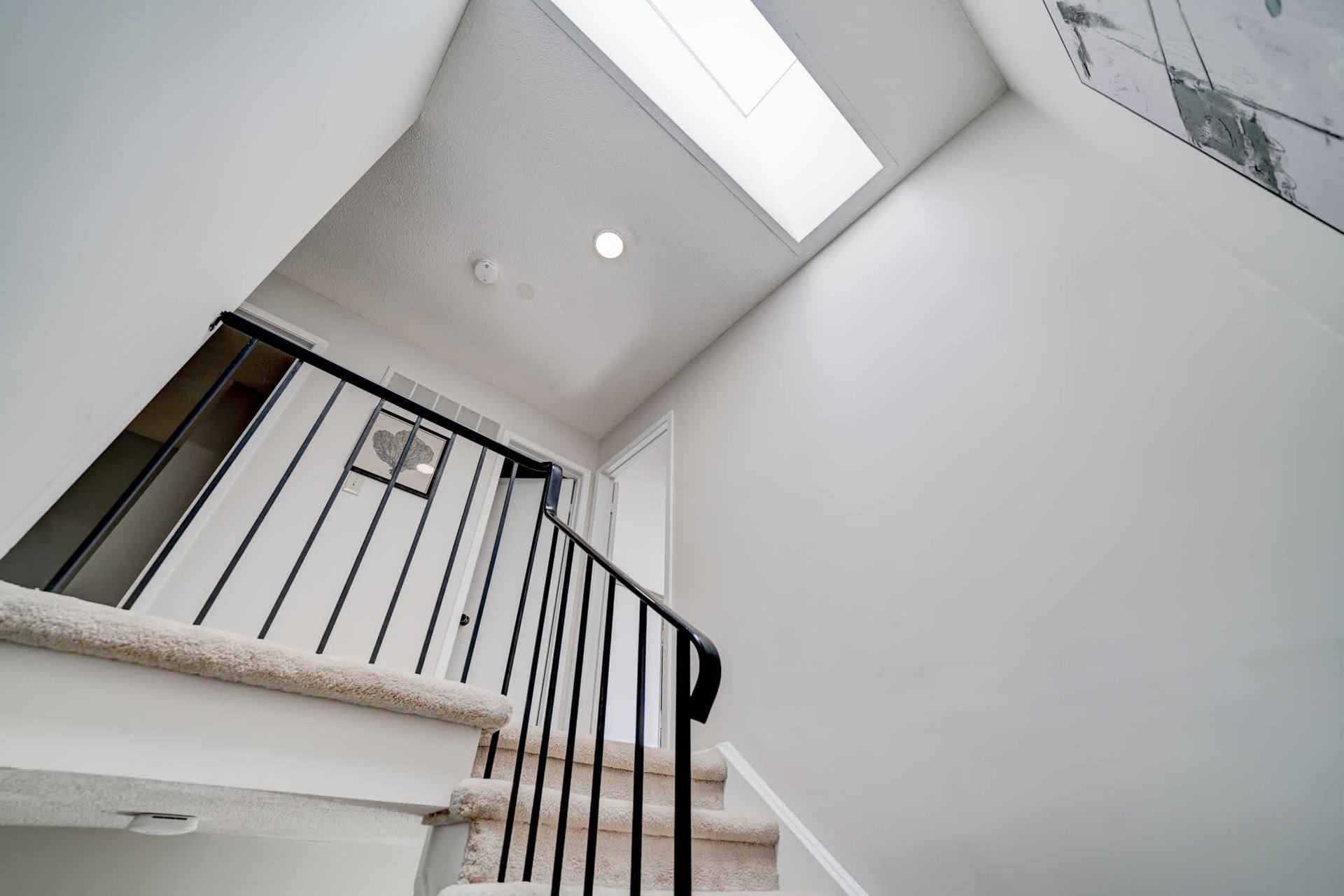 1087 Runnymead Cres