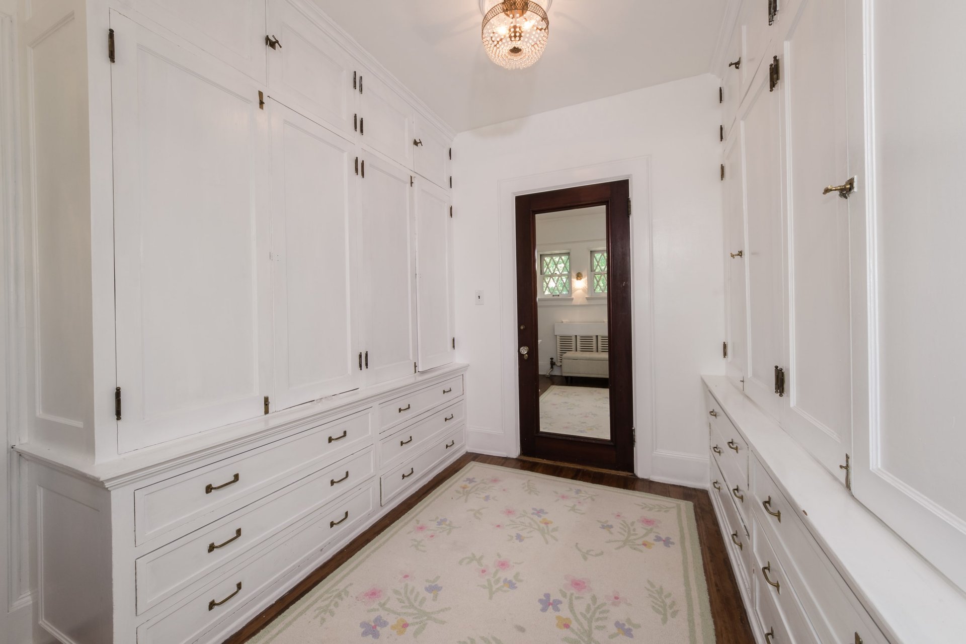 A CWE Historic Home on Cobblestone Pershing Place