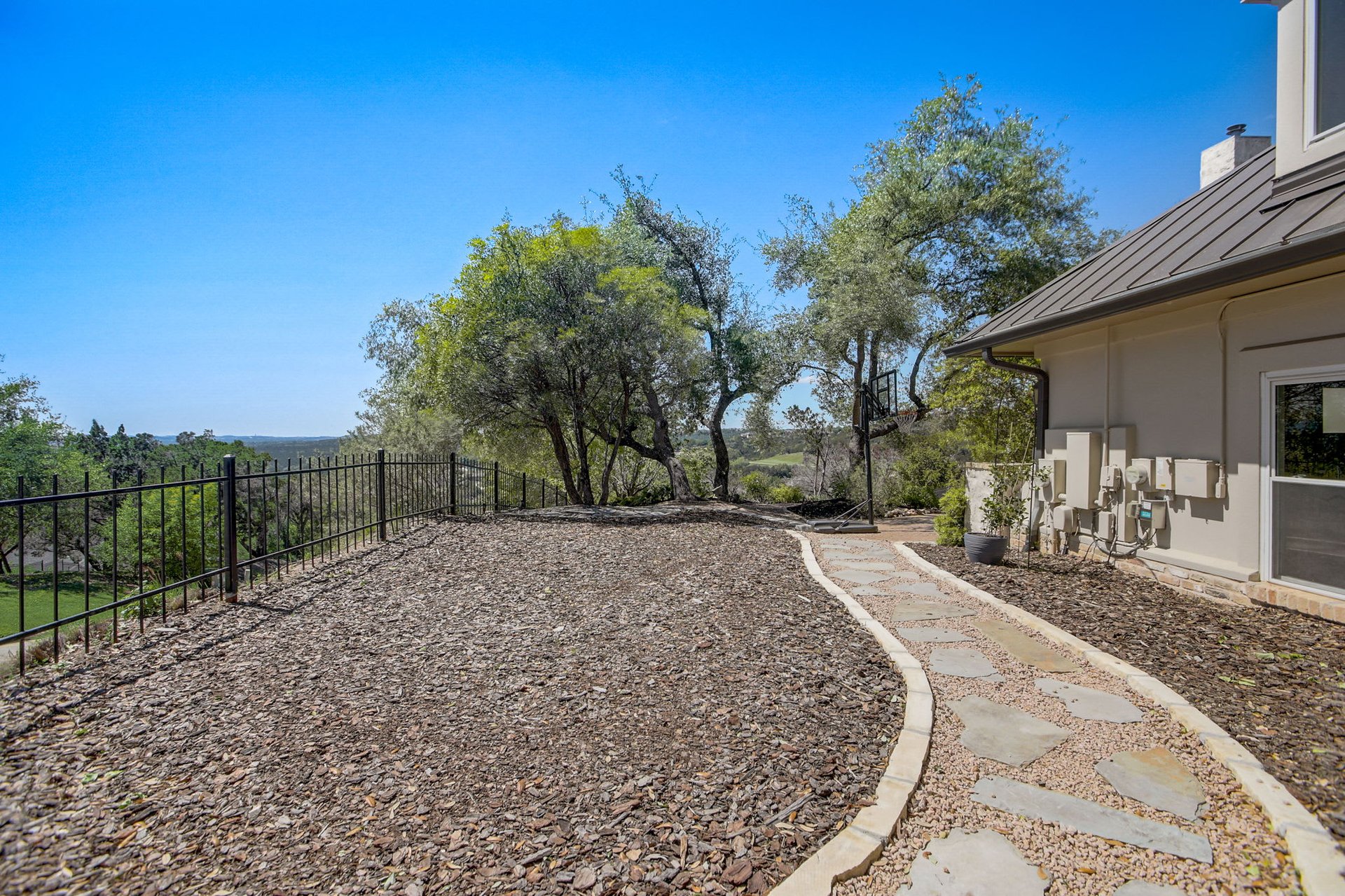 Hill Country Paradise: Luxurious 4/3 Home with Heated Pool/Spa and Spectacular Sunset Views in River Place!