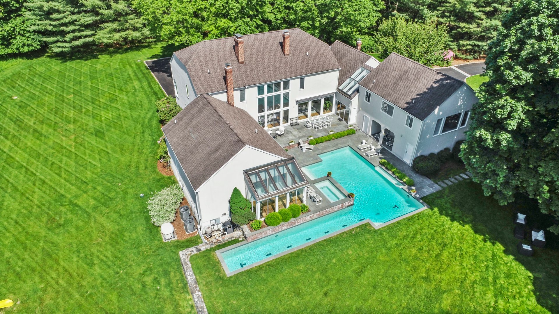 10 Guard Hill Road