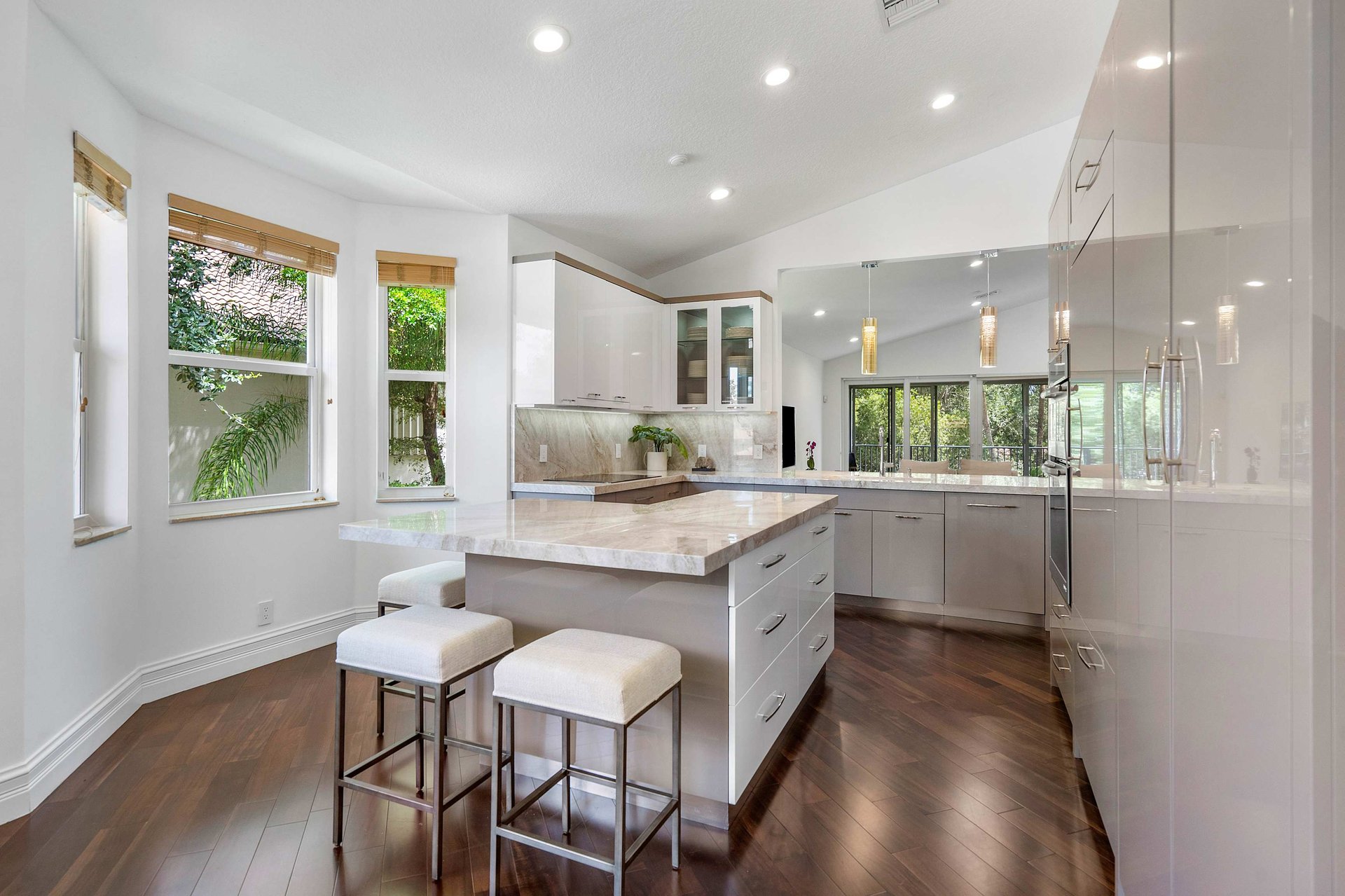 6200 Island Bend C