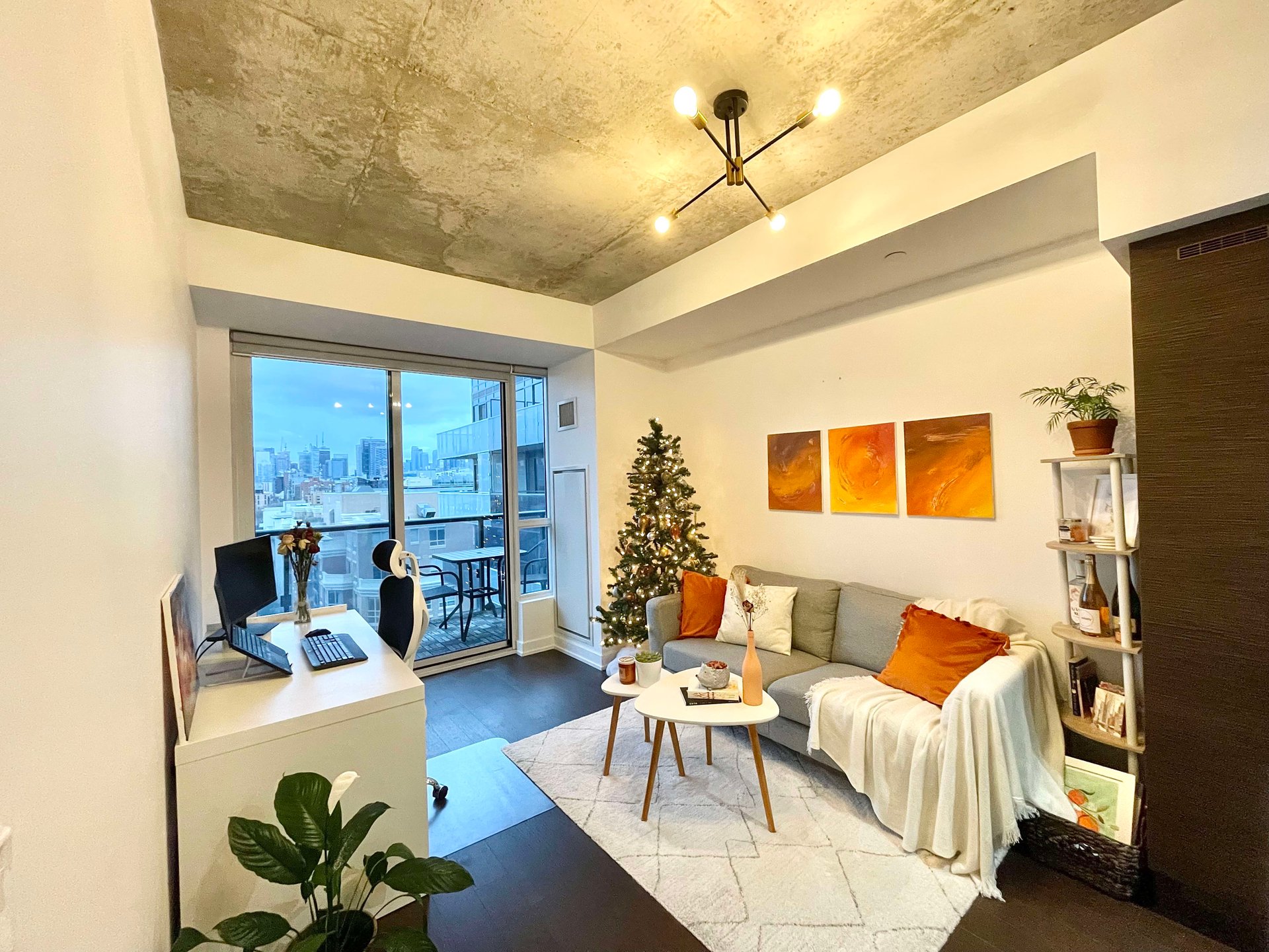 #907 -1030 KING ST W Toronto
