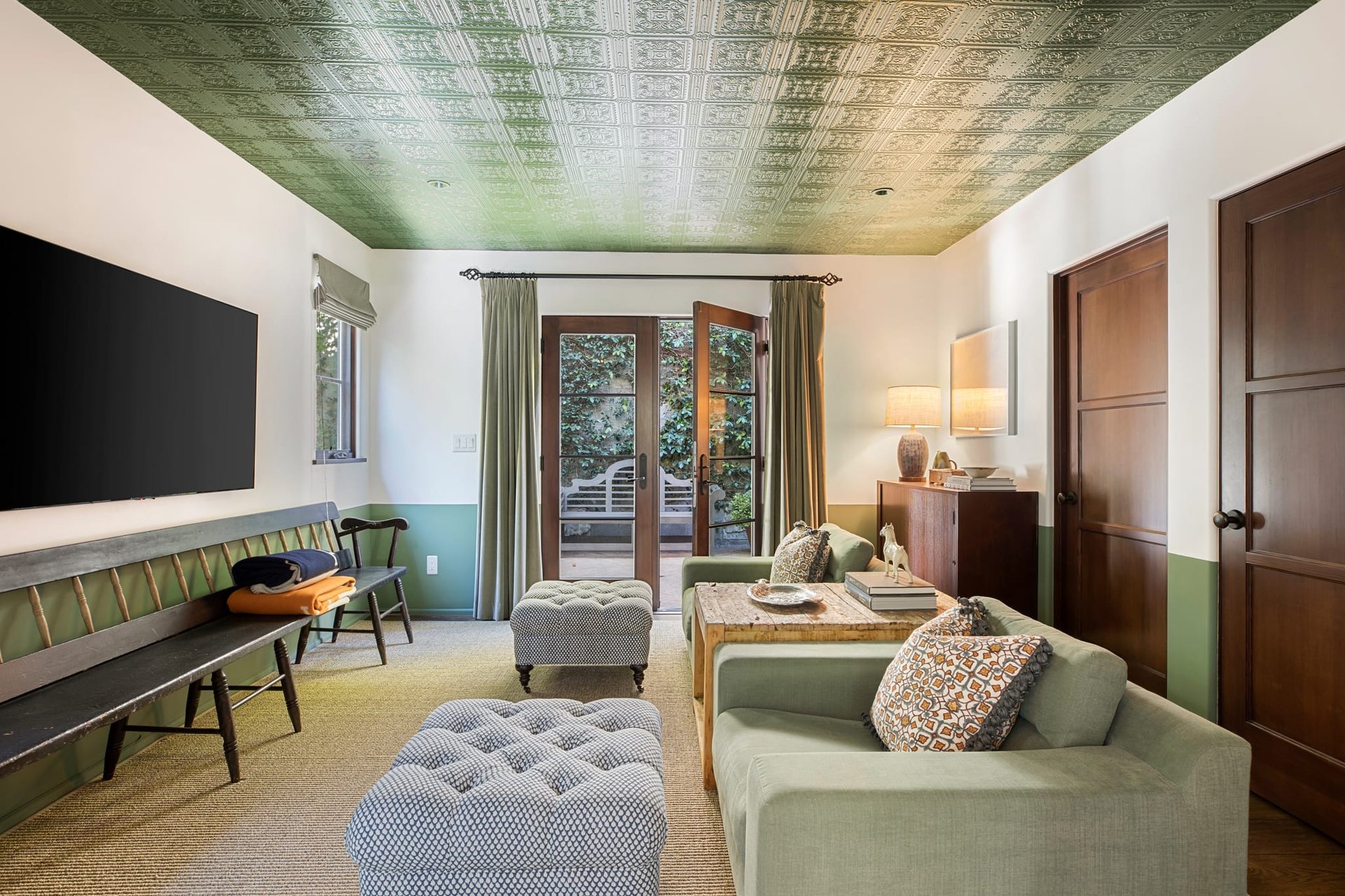 Chic Hideaway above The Strip 