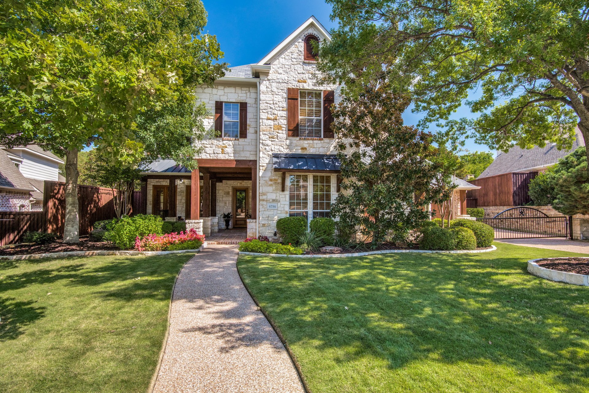 4734 Heritage Oaks Drive